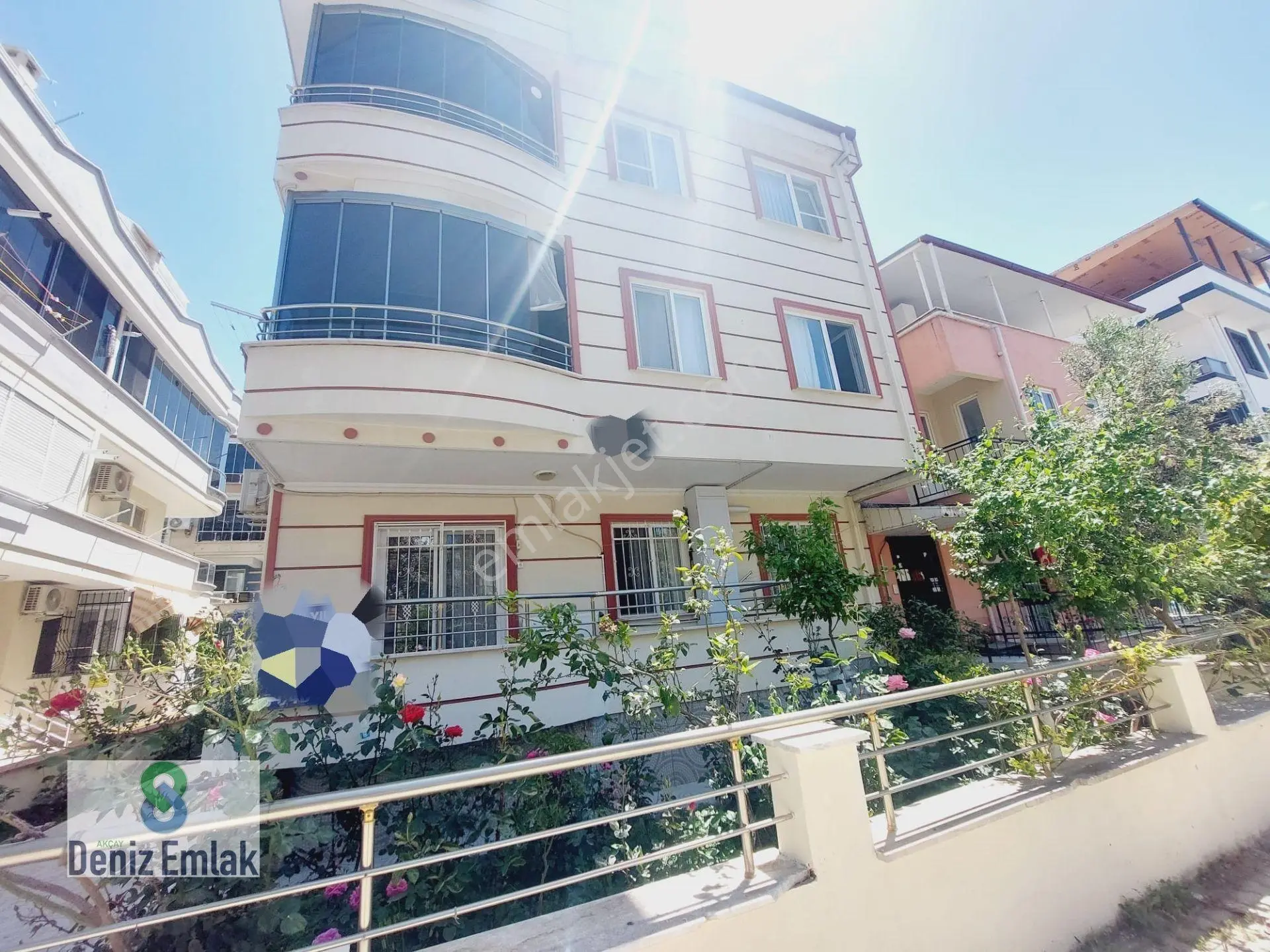 Deniz Den Akçay Altınkum'da Geniş Balkonlu Satılık 2+1 Daire