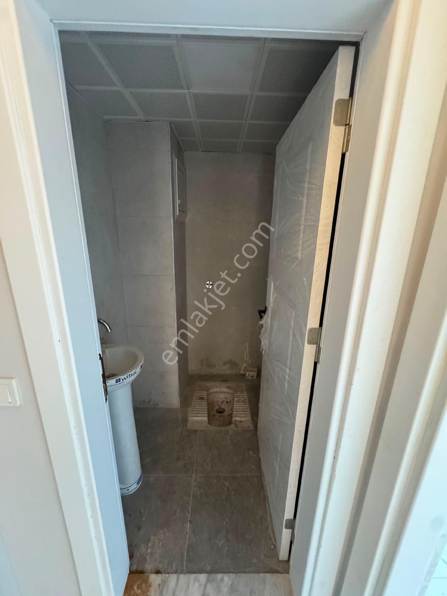 Bergama Şehir Merkezi Asansörlü Doğalgazlı Kapalı Mutfak 2+1 Geniş Kiralık Daire - Görsel 19