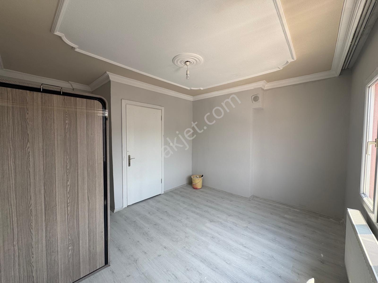 Bergama Şehir Merkezi Asansörlü Doğalgazlı Kapalı Mutfak 2+1 Geniş Kiralık Daire - Görsel 17