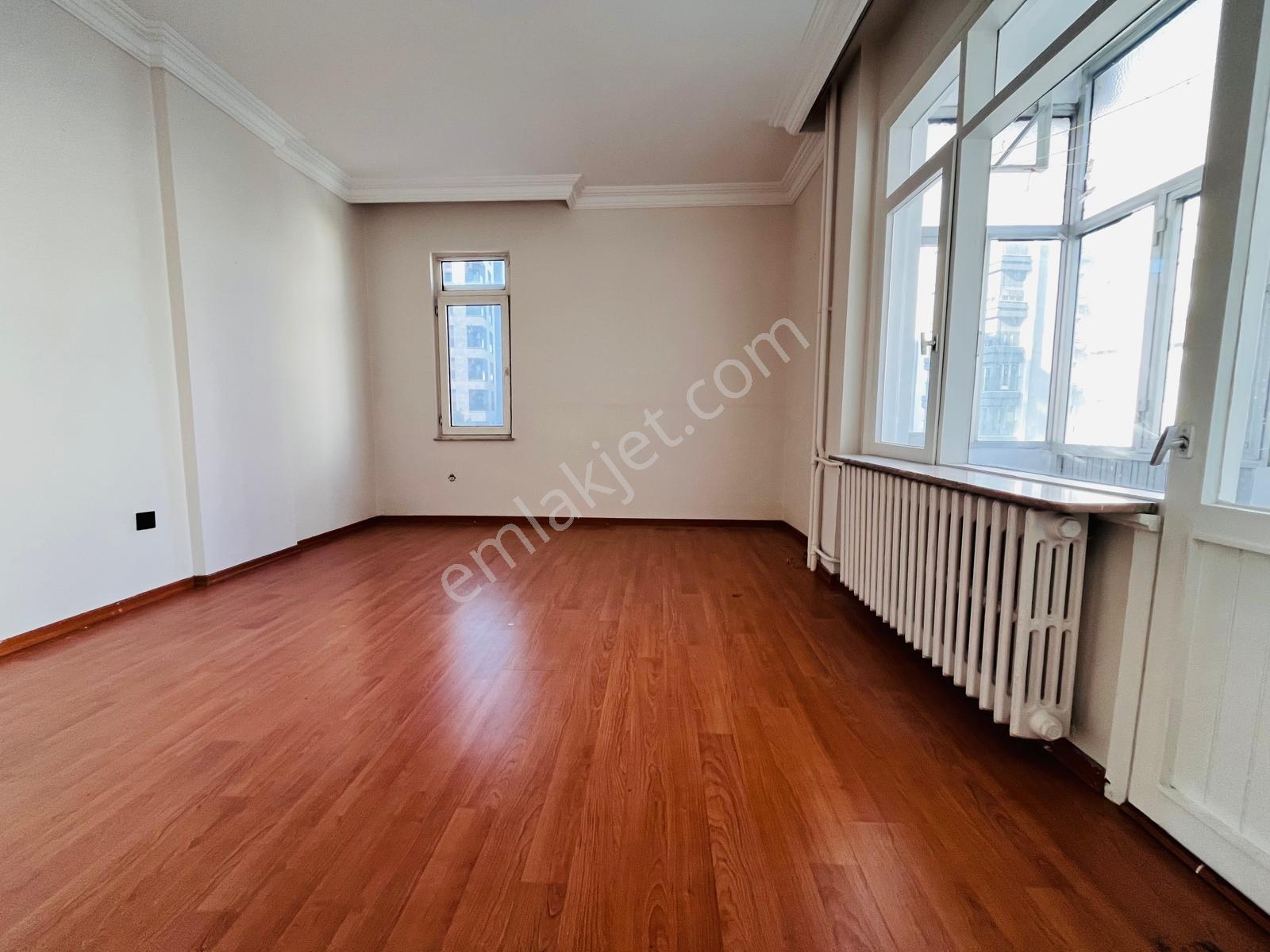 Lf İmaj Bostancıda 3+1 Asansörlü Otoparklı Balkonlu Geniş 3+1 - Görsel 25
