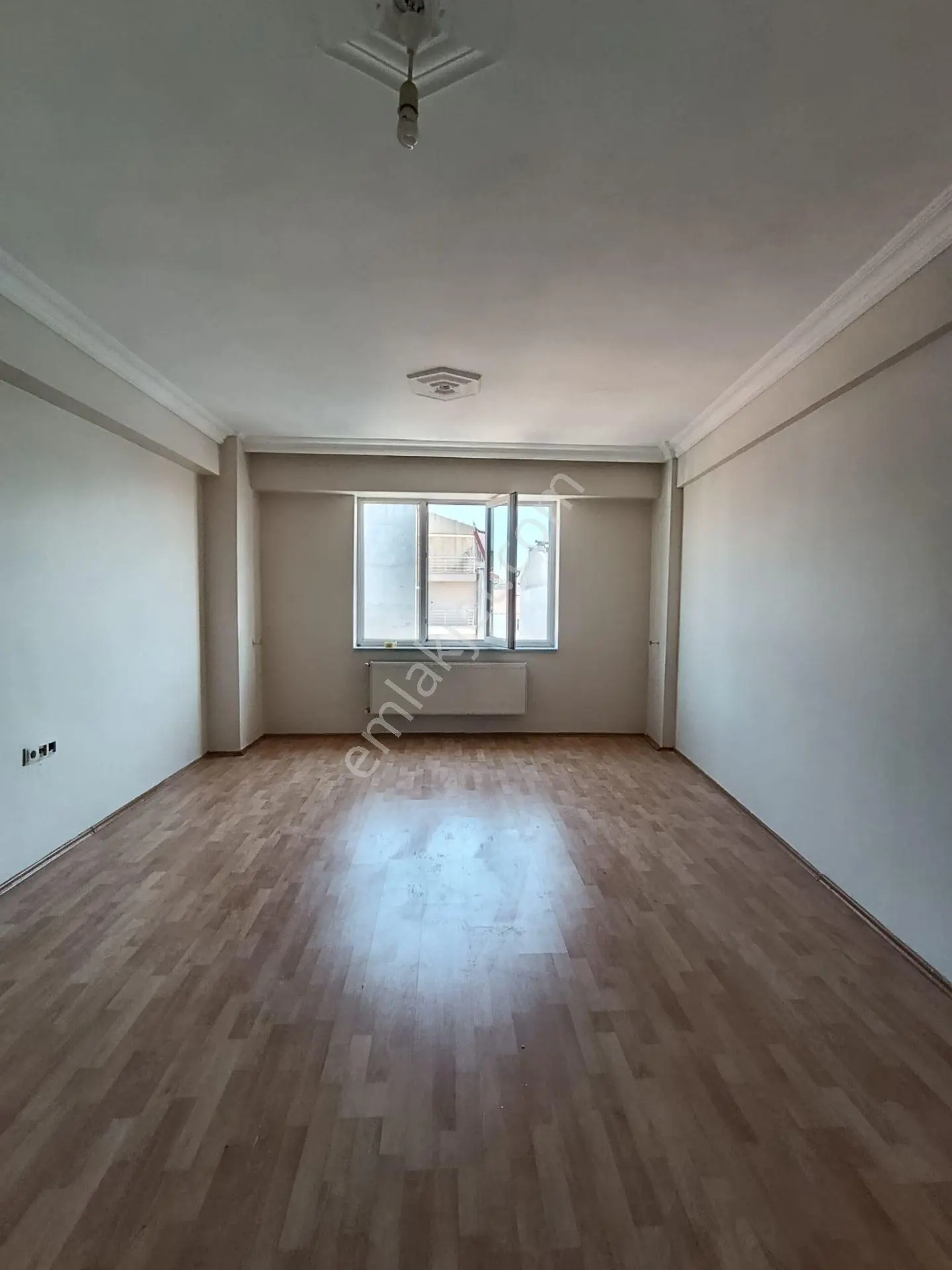 Sütlüce De Cadde Üstünde 2+1 Kiralık Daire - Görsel 3