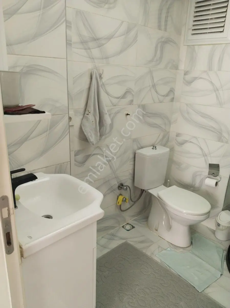 Buca Şirinkapı Mah.'nde Doğalgazlı, Balkonlu, Geniş 2+1 Kiralık - Görsel 5