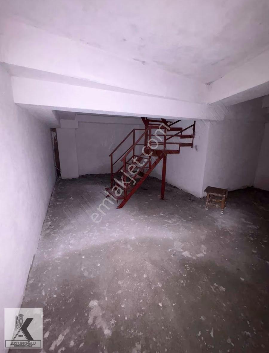 Merkezin En Değerli İş Hanı Cadde Üzerinde Sıfır Depolu Dükkan - Görsel 14