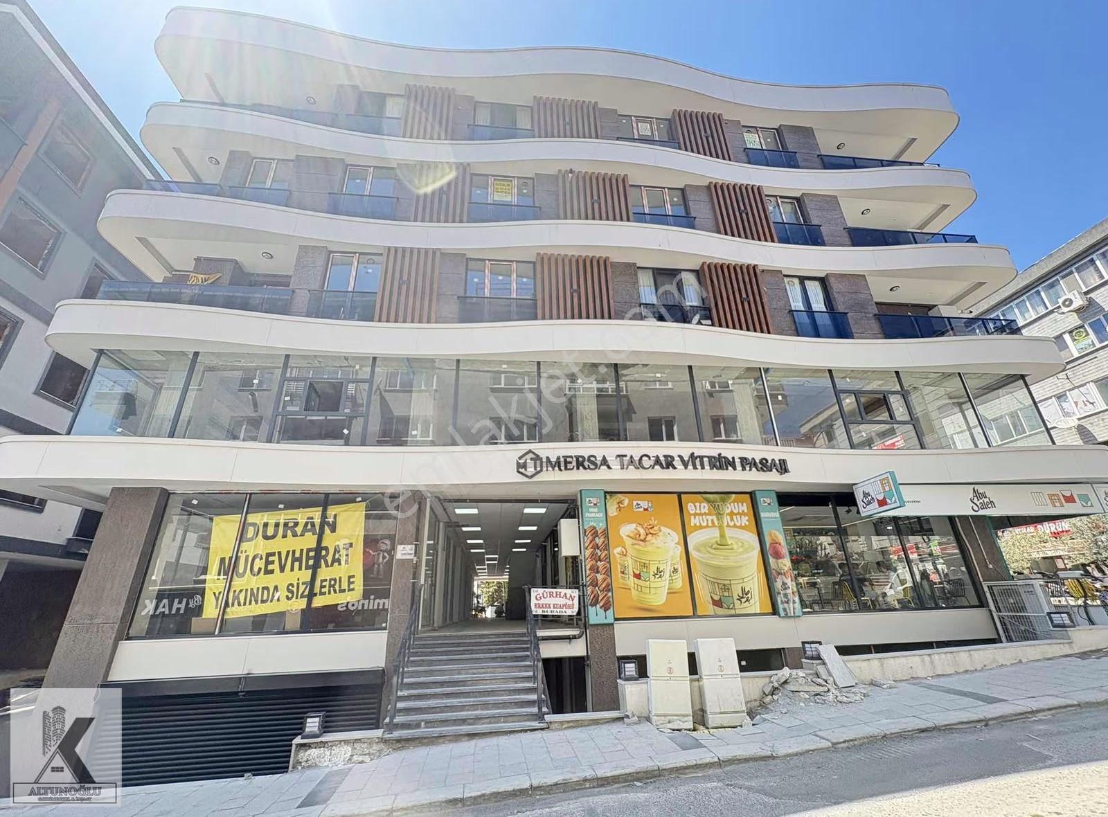 Merkezin En Değerli İş Hanı Cadde Üzerinde Sıfır Depolu Dükkan - Görsel 12