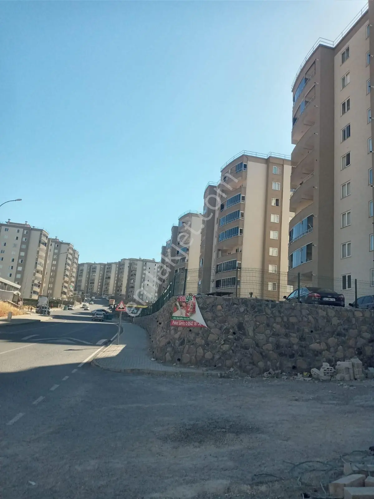 Nehir Den Ayaklıcaoluk Mahallesinde Kiralık 3+1 Ara Kat Daire