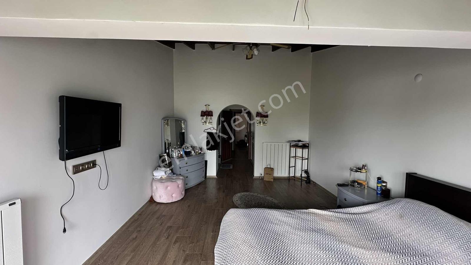 Marmaraereğlisi Merkezinde Kiralık Yalı Havuzlu Site İçerisinde - Görsel 38