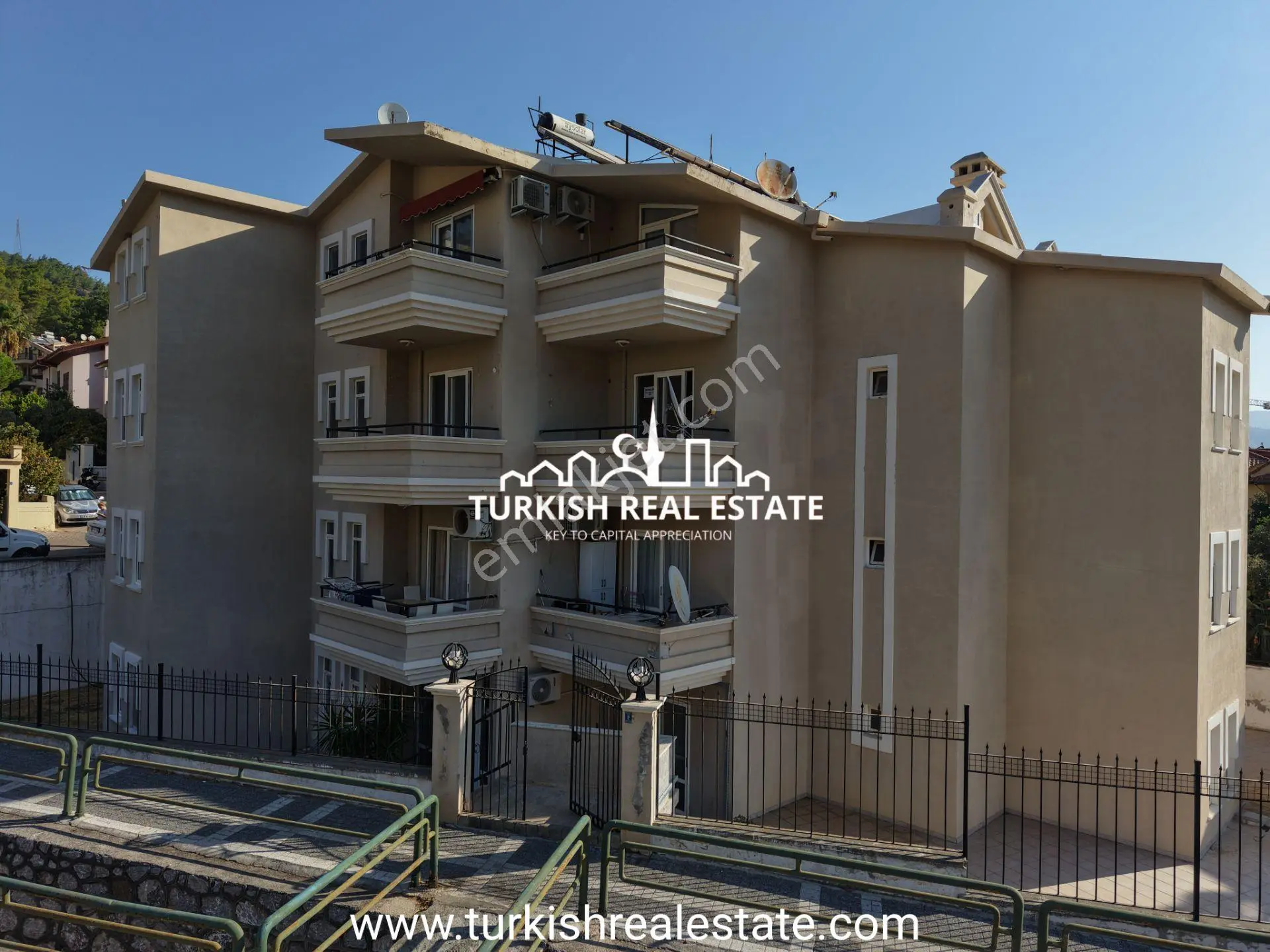 Marmaris'de 24 Daireli Komple Bina.