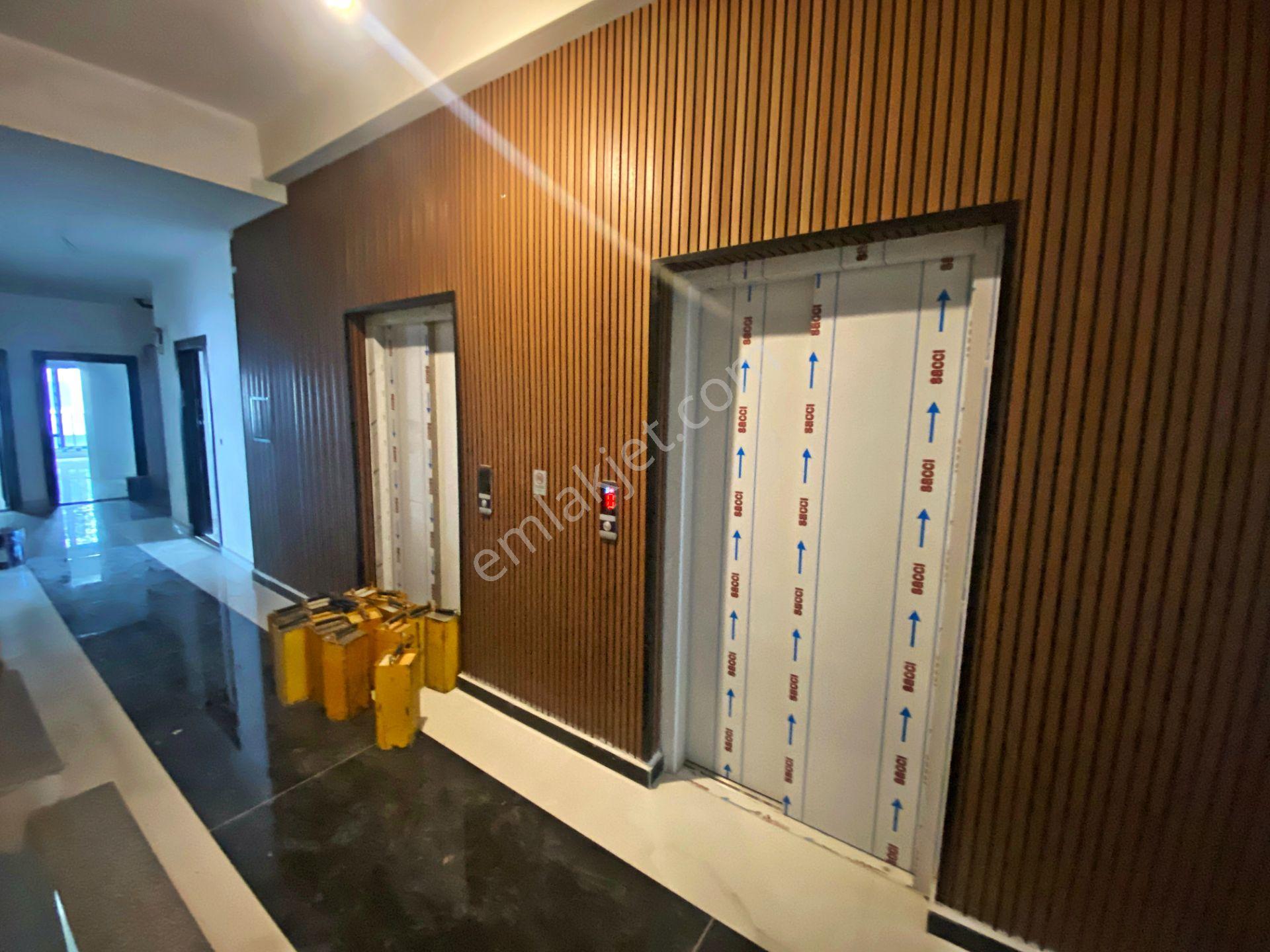 Aktif'ten Akçay'da Satılık Yerden Isıtmalı Arakat Ön Cephe Harika 1+1 Daire - Görsel 26