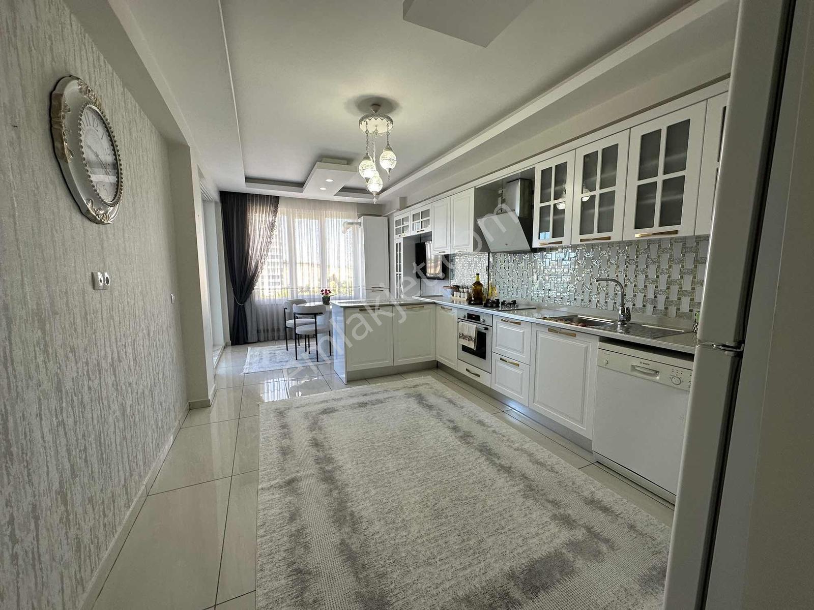 Stadyum Yolunda Satılık 4+1 Bakımlı Daire - Görsel 2