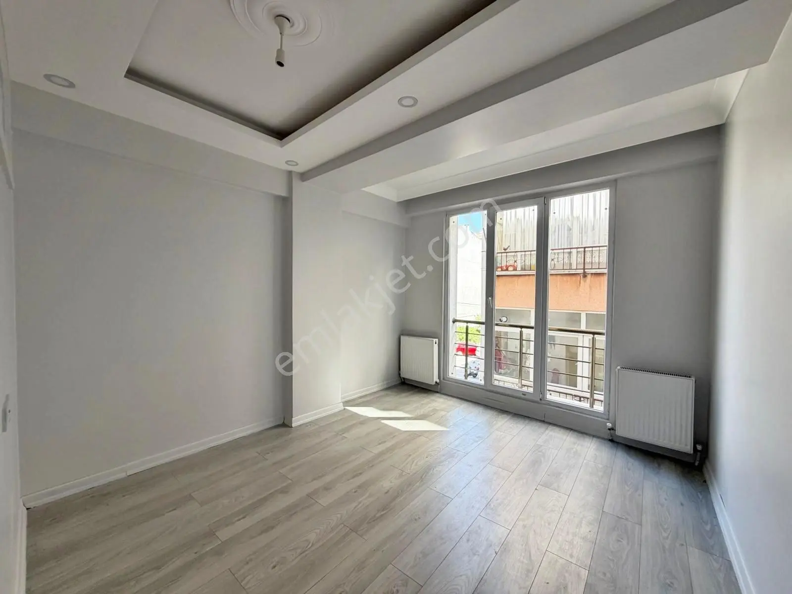 Alban'dan Yeni Bina,doğan Araslı'ya 1dk Balkonlu 85m²2+1 Arakat