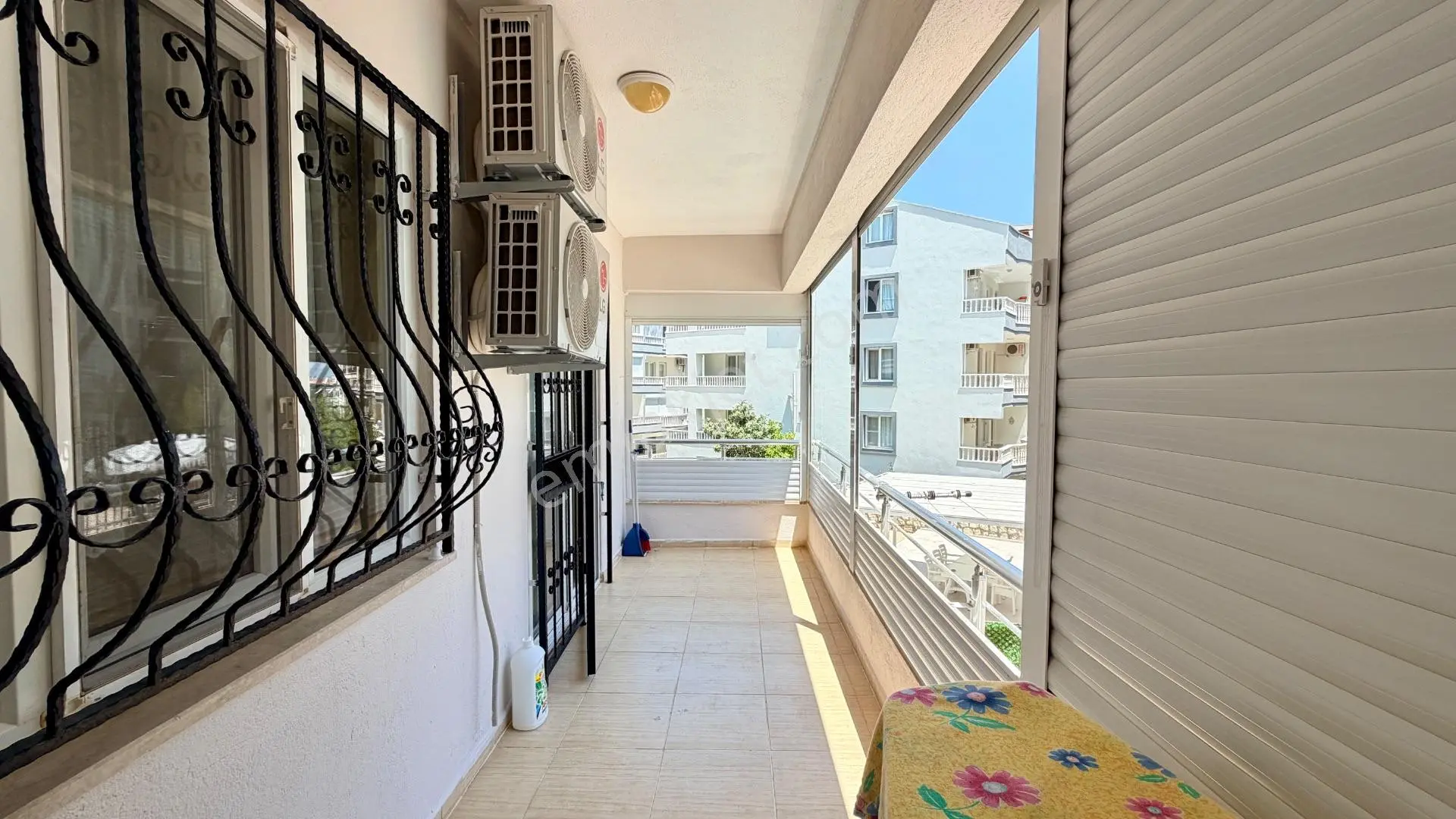 Didim Altınkum'da Havuzlu Sitede Eşyalı 3+1 Ara Kat Daire - Görsel 9