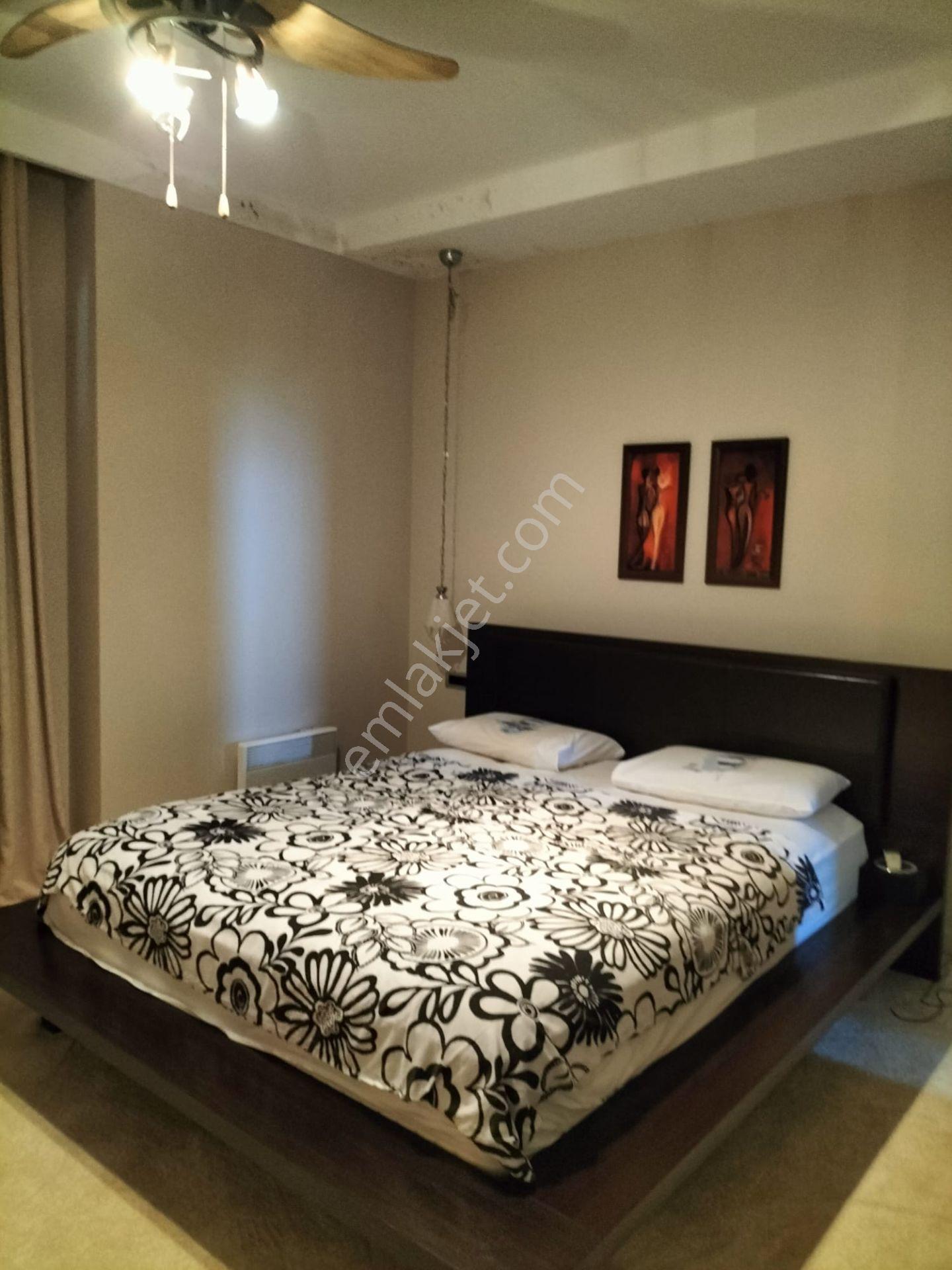 Ayayorgi'de Satılık Deniz Manzaralı Müstakil Havuzlu Villa - Görsel 17