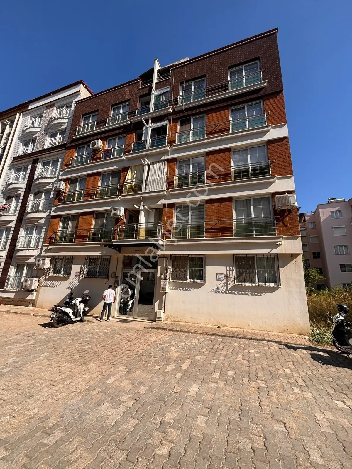 Yıldıztepe’de Merkezi Konumda Ayrı Mutfaklı Ve Doğalgazlı 2+1 Kiralık Daire