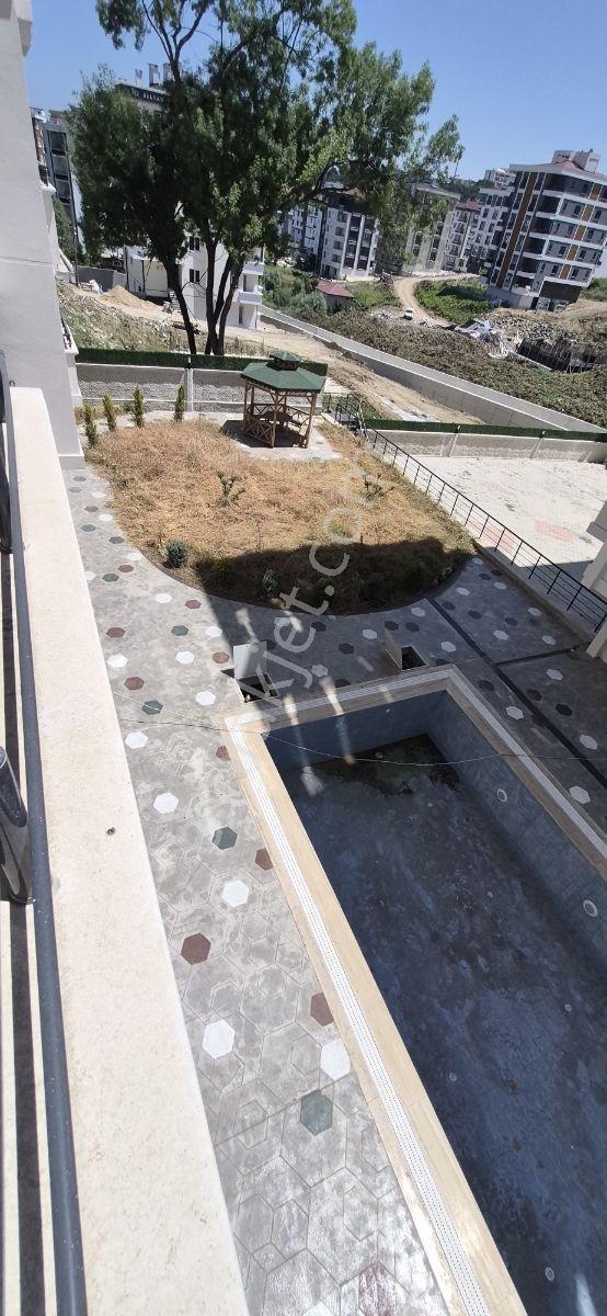 Havuzlu Sitede Kiralık 1+1 Daire - Görsel 7