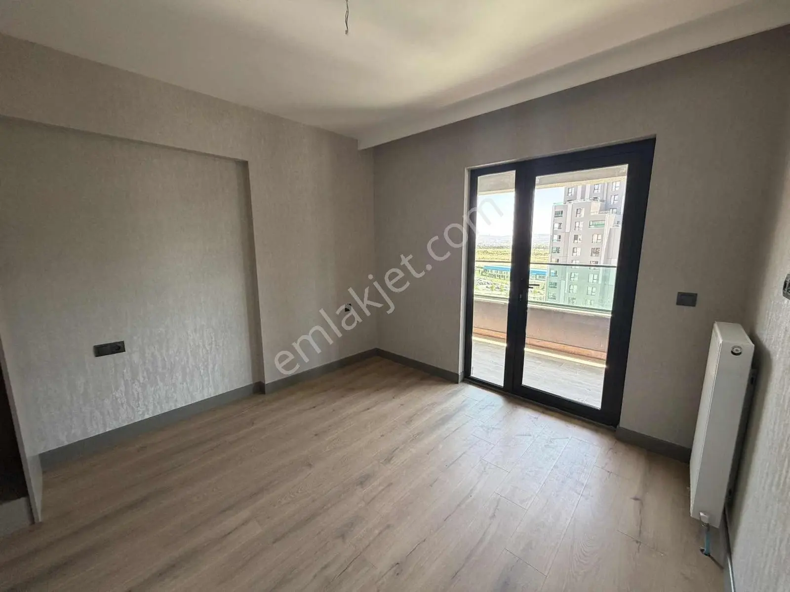 Redstone Castle Yenibatı İsport Teras Kilerli 1+1 Kiralık Daire - Görsel 4