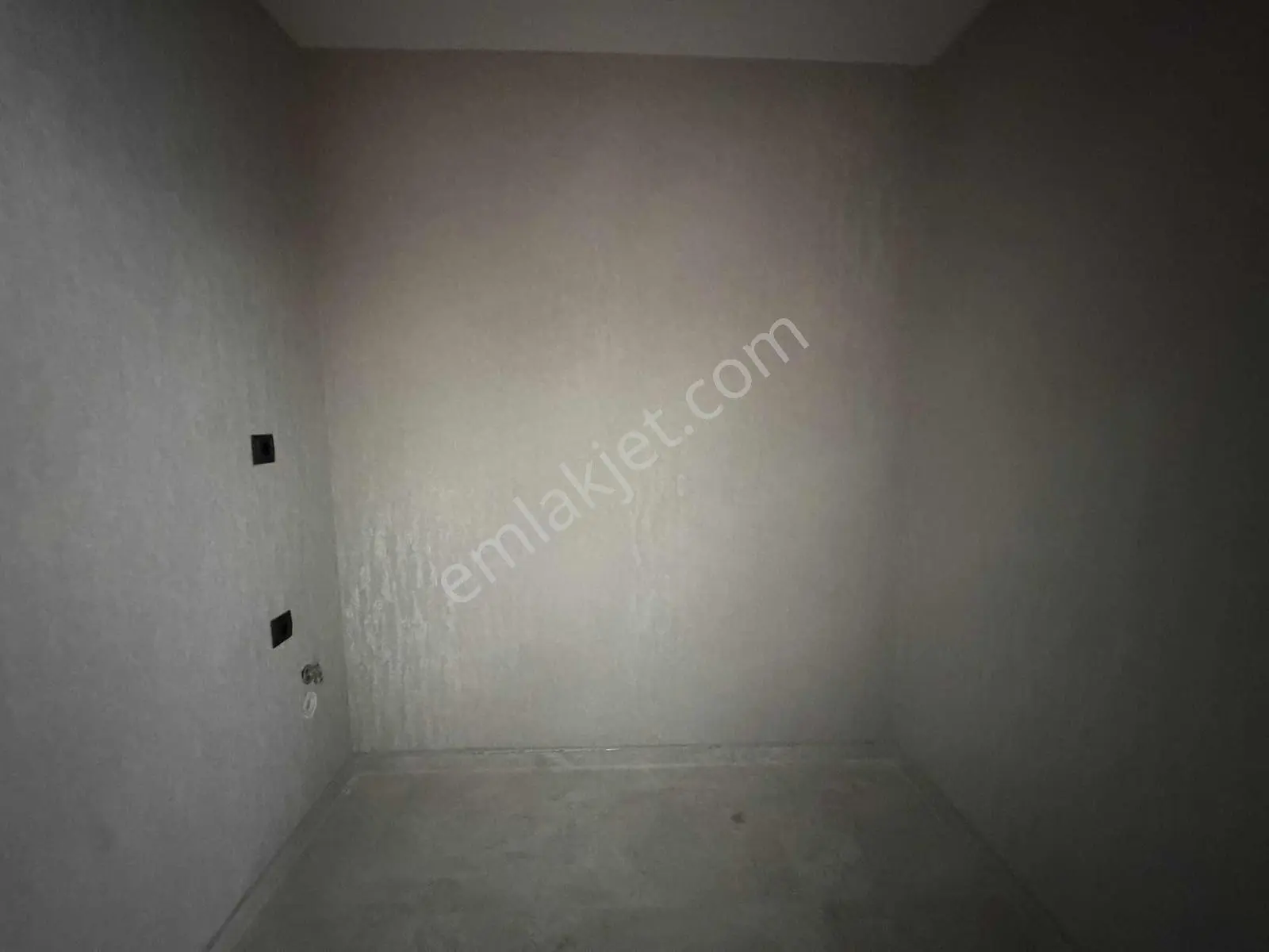Redstone Castle Yenibatı İsport Teras Kilerli 1+1 Kiralık Daire - Görsel 3