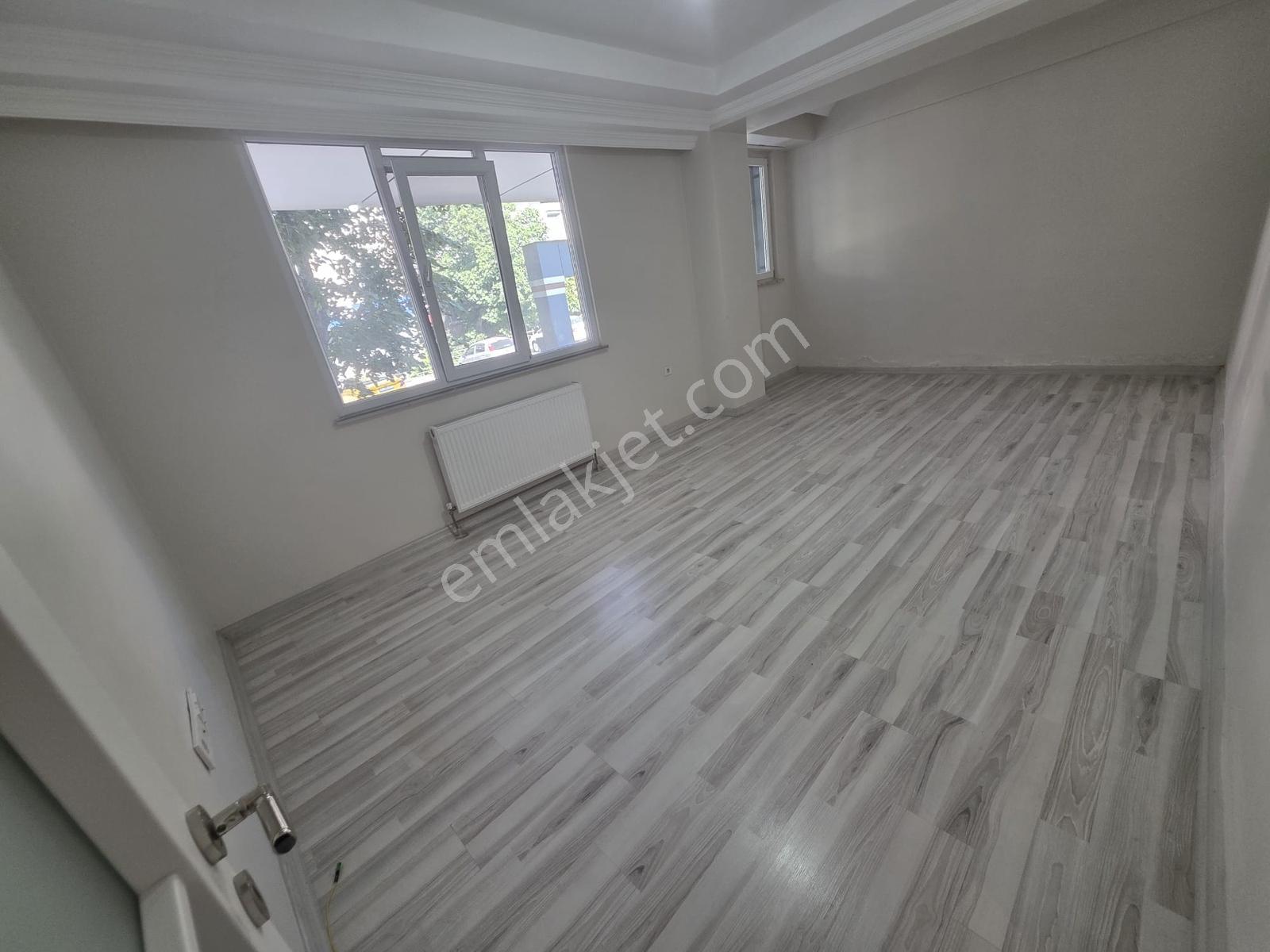 Beylikdüzü Yakuplu Mah. 2+1 Net 80 M² Giriş Kat, Yeni Bina