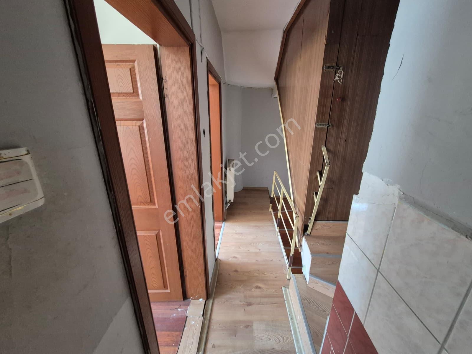 Yağmur Emlak'tan İlkadım Selahiye'de Kiralık Müstakil 3+1 - Görsel 13