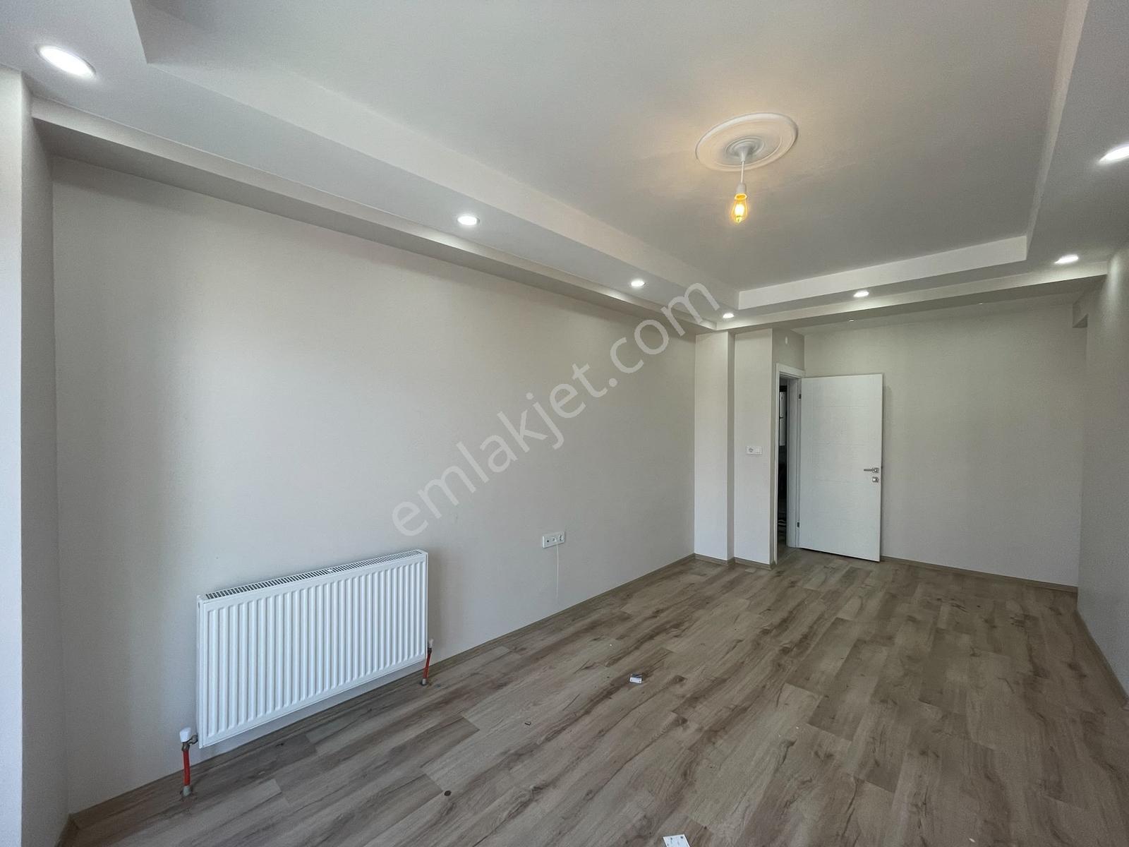 Çınarlı Mahallesinde 3+1 Kiralık Daire - Görsel 15