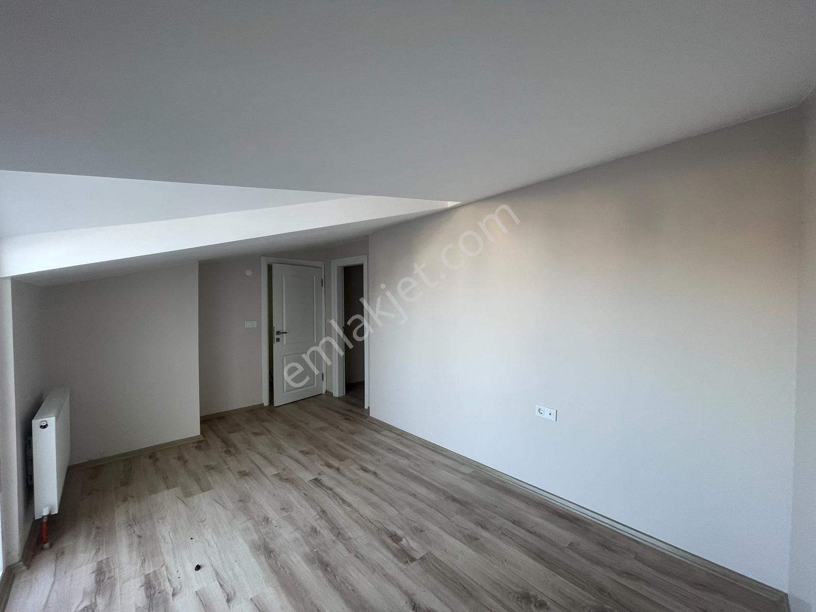 Çınarlı Mahallesinde 3+1 Kiralık Daire - Görsel 26