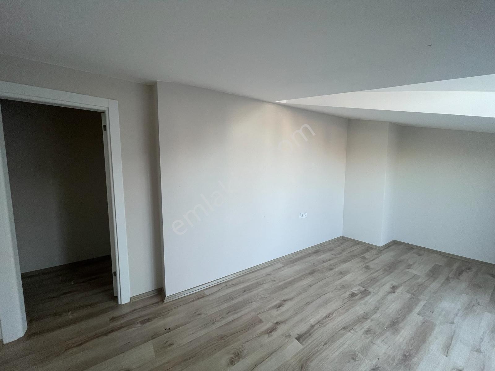 Çınarlı Mahallesinde 3+1 Kiralık Daire - Görsel 27