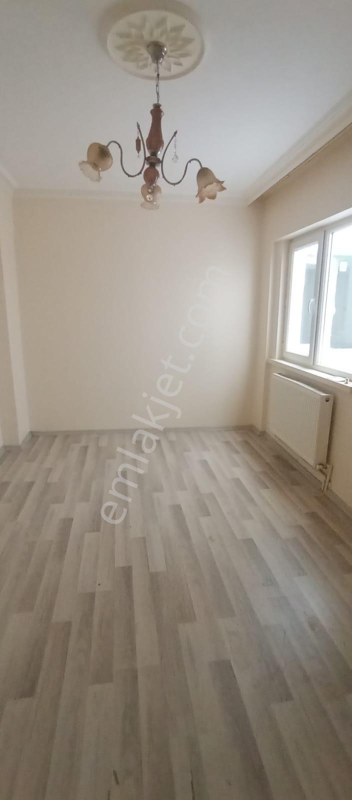 İstasyon Mahallesinde 3+1 Geniş Daire 120mt2 - Görsel 12