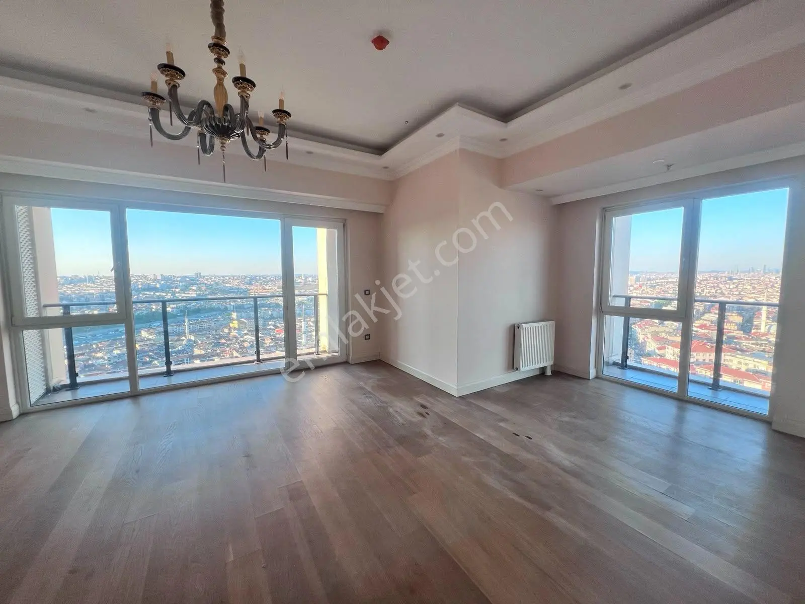 Kiptaş Venezia Mega Kiralık Boş Full Balkonlu 3+1 Daire