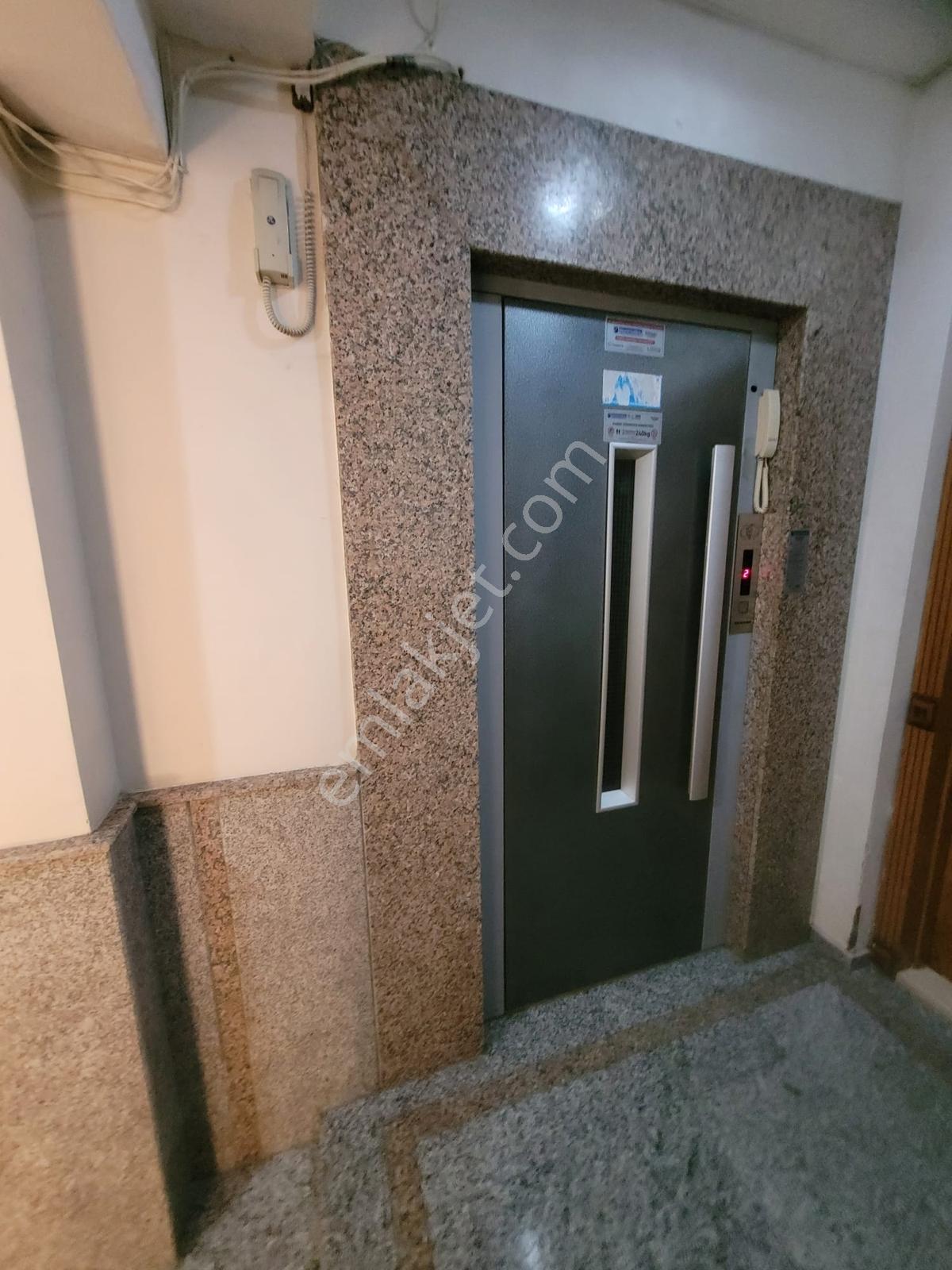 Katda Tek 3+1 Önü Açık Ferah Daire - Görsel 22