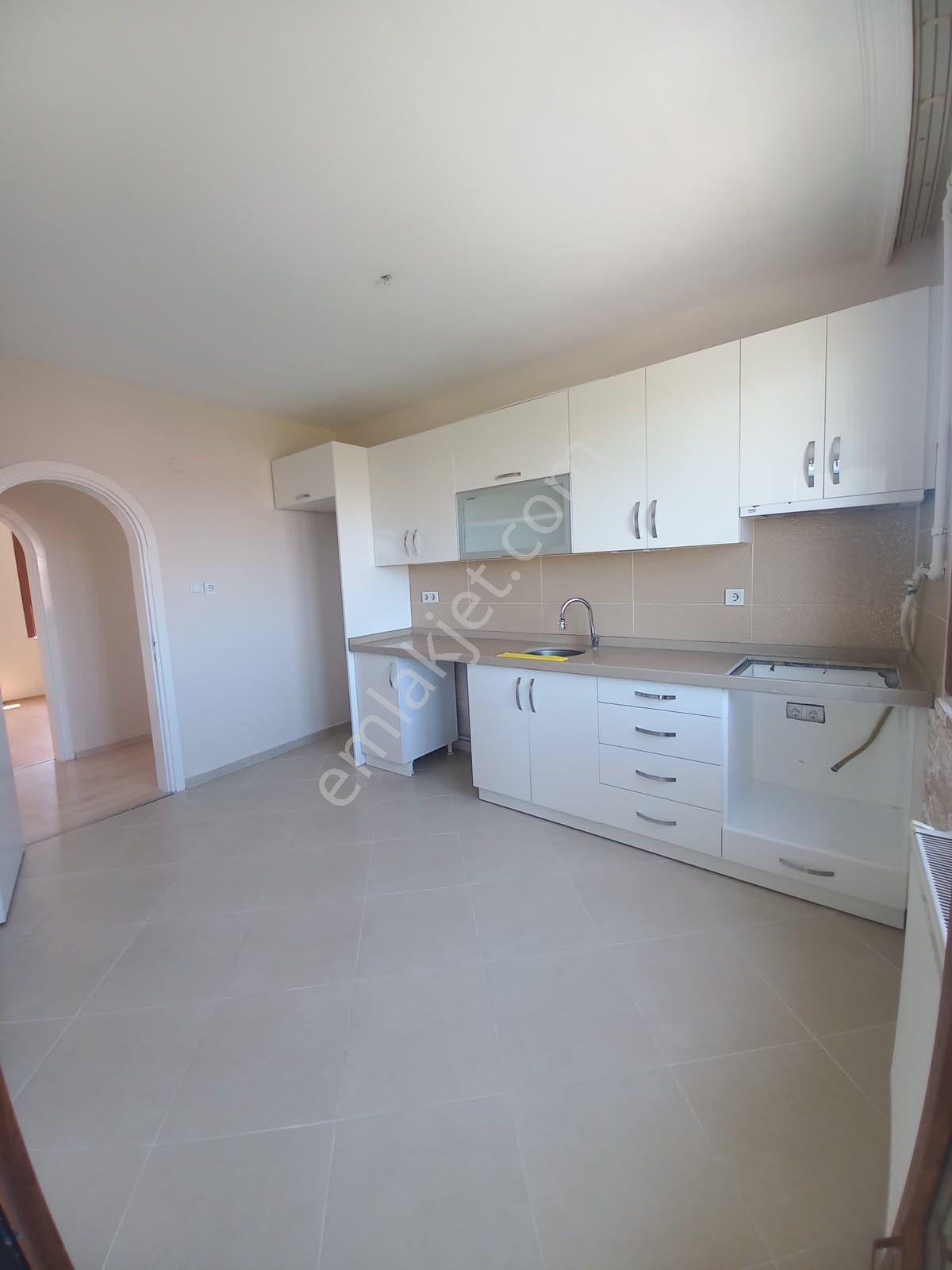 Kandilli 'de Boğaz Havasında Ferah Kiralık 2+1 Daire - Görsel 10