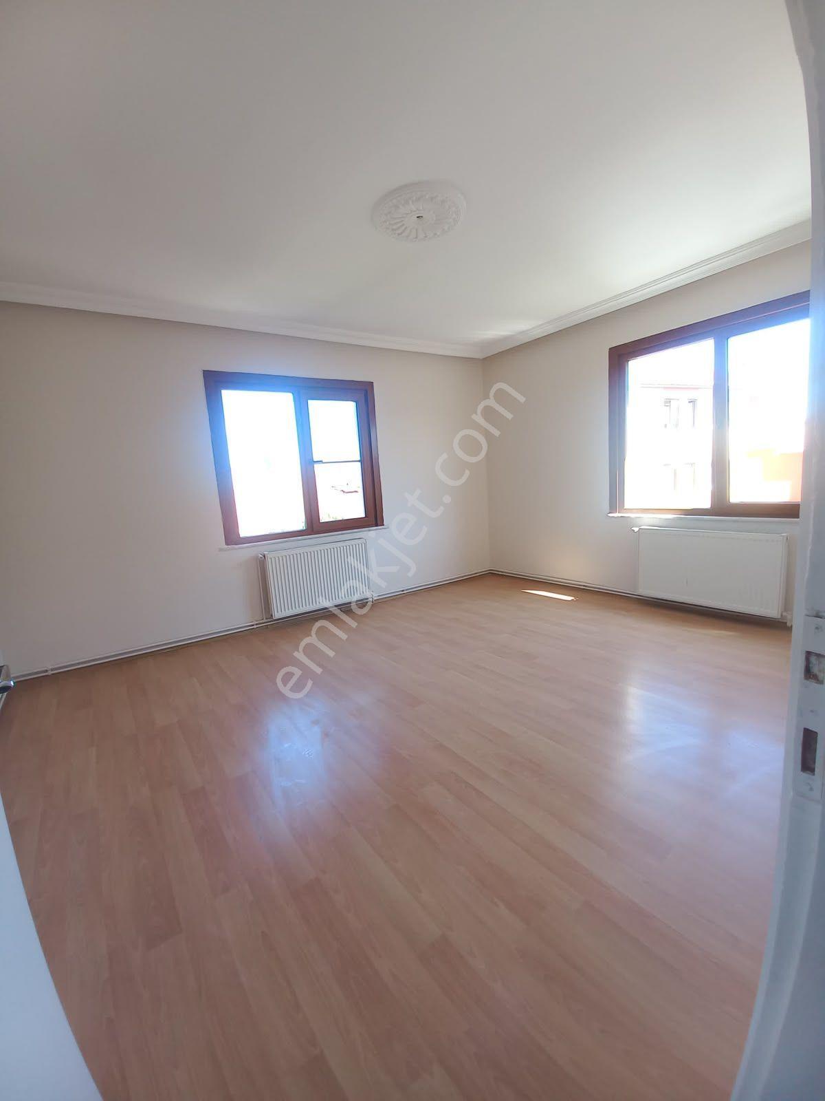 Kandilli 'de Boğaz Havasında Ferah Kiralık 2+1 Daire - Görsel 12