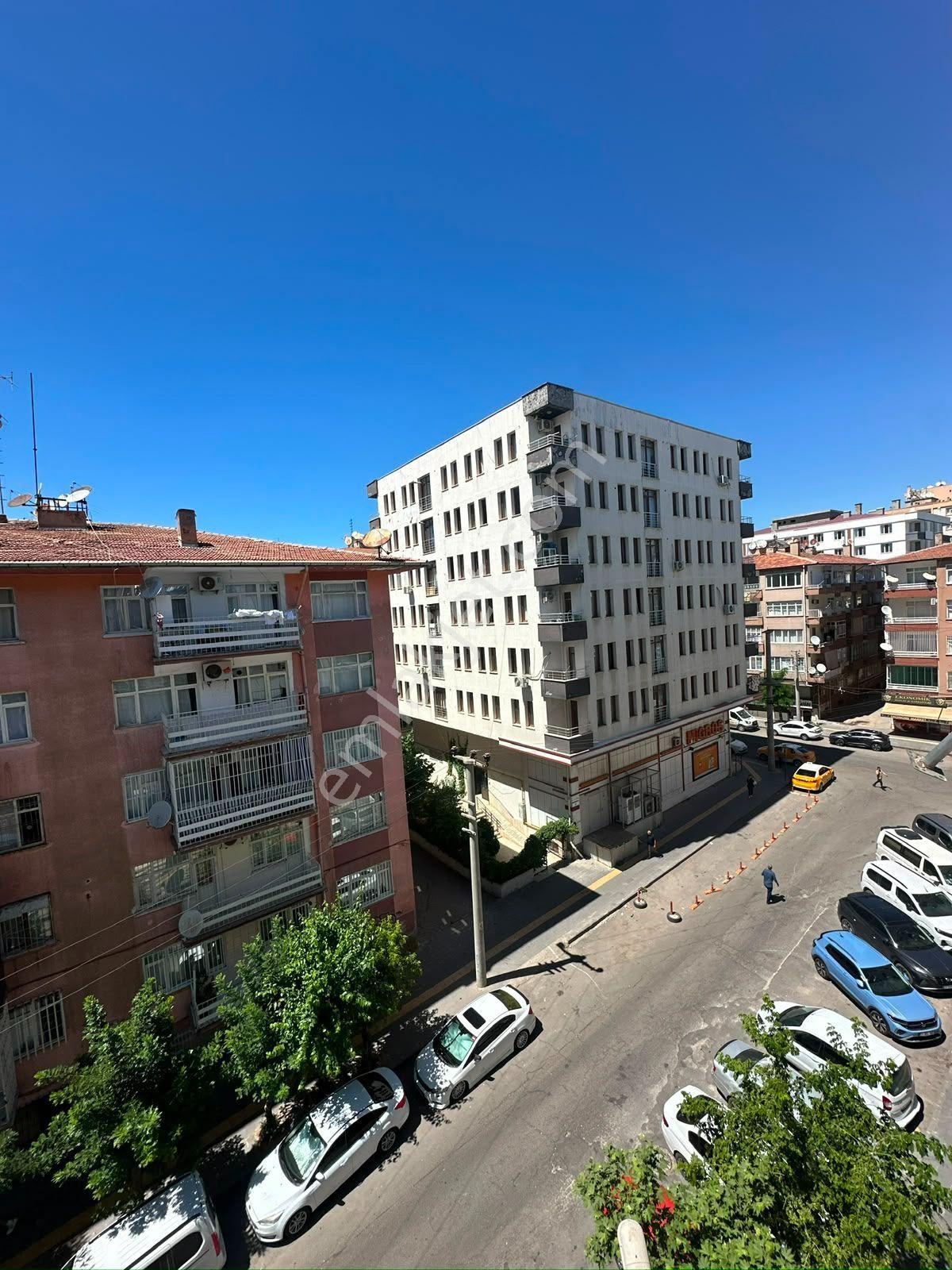 Ofis Kütüphane Sokağında Satılık 3+1 Temiz Daire - Görsel 24