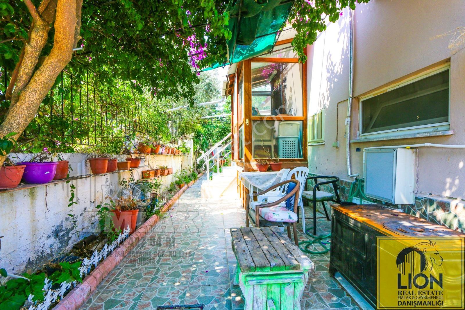Lıon Emlak'tan Bandırma Şirinçavuş'ta Deniz Manzaralı Villa - Görsel 16