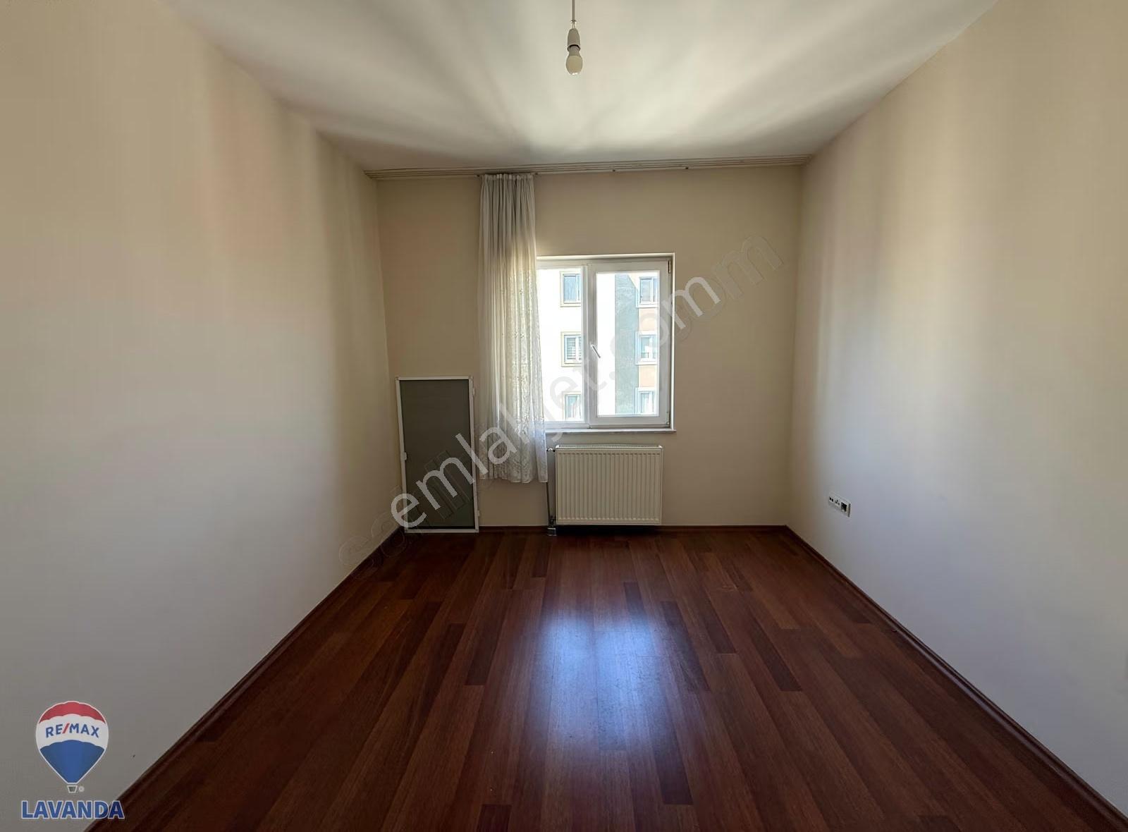 Remax Lavandadan Çorlupark Sitesinde Havuz Manzaralı 2+1 Satılık - Görsel 10