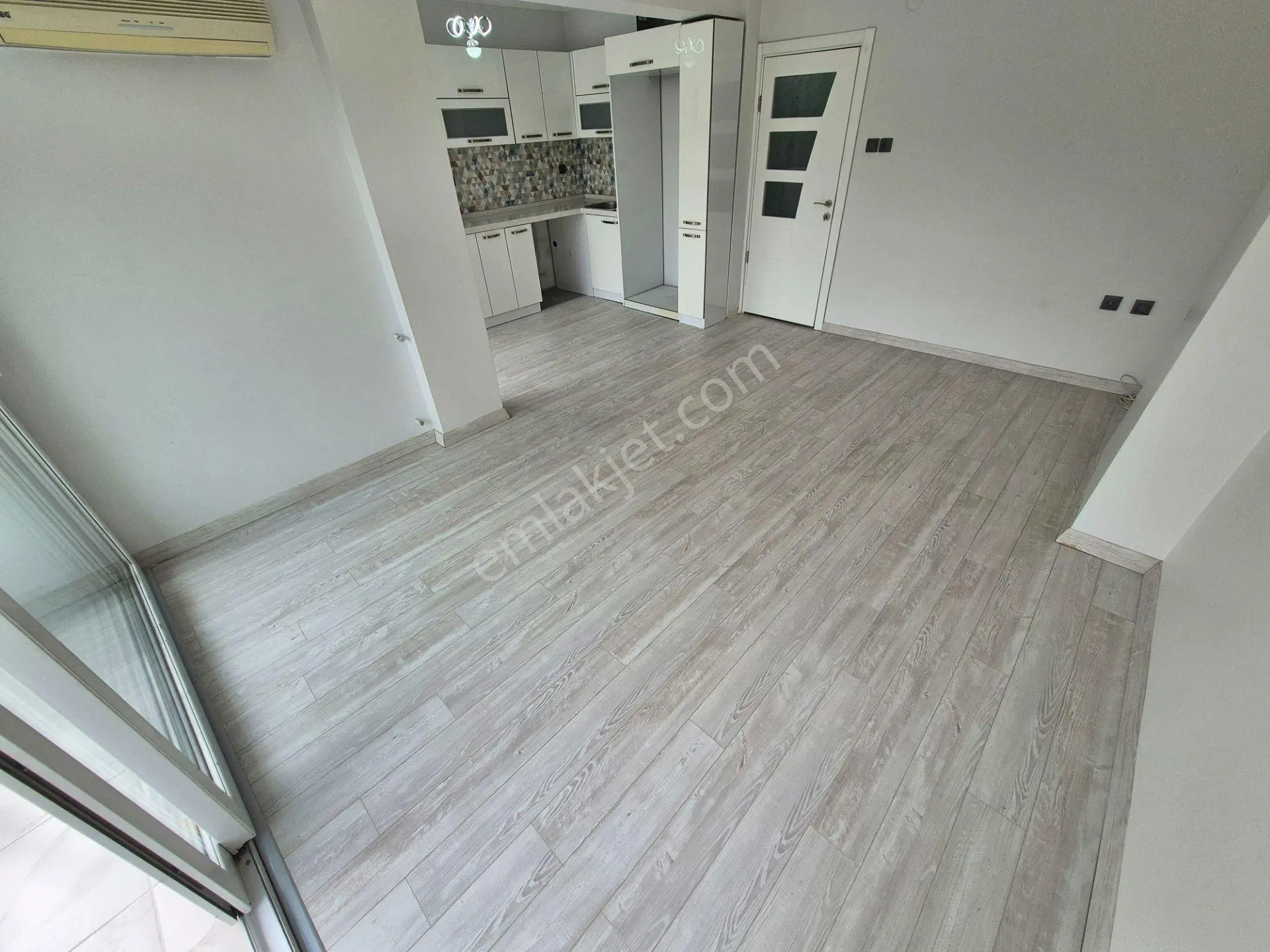 Aktif'ten Akçay Merkez'de Satılık Manzaralı Arakat Full Yapılı Ferah 2+1daire - Görsel 3
