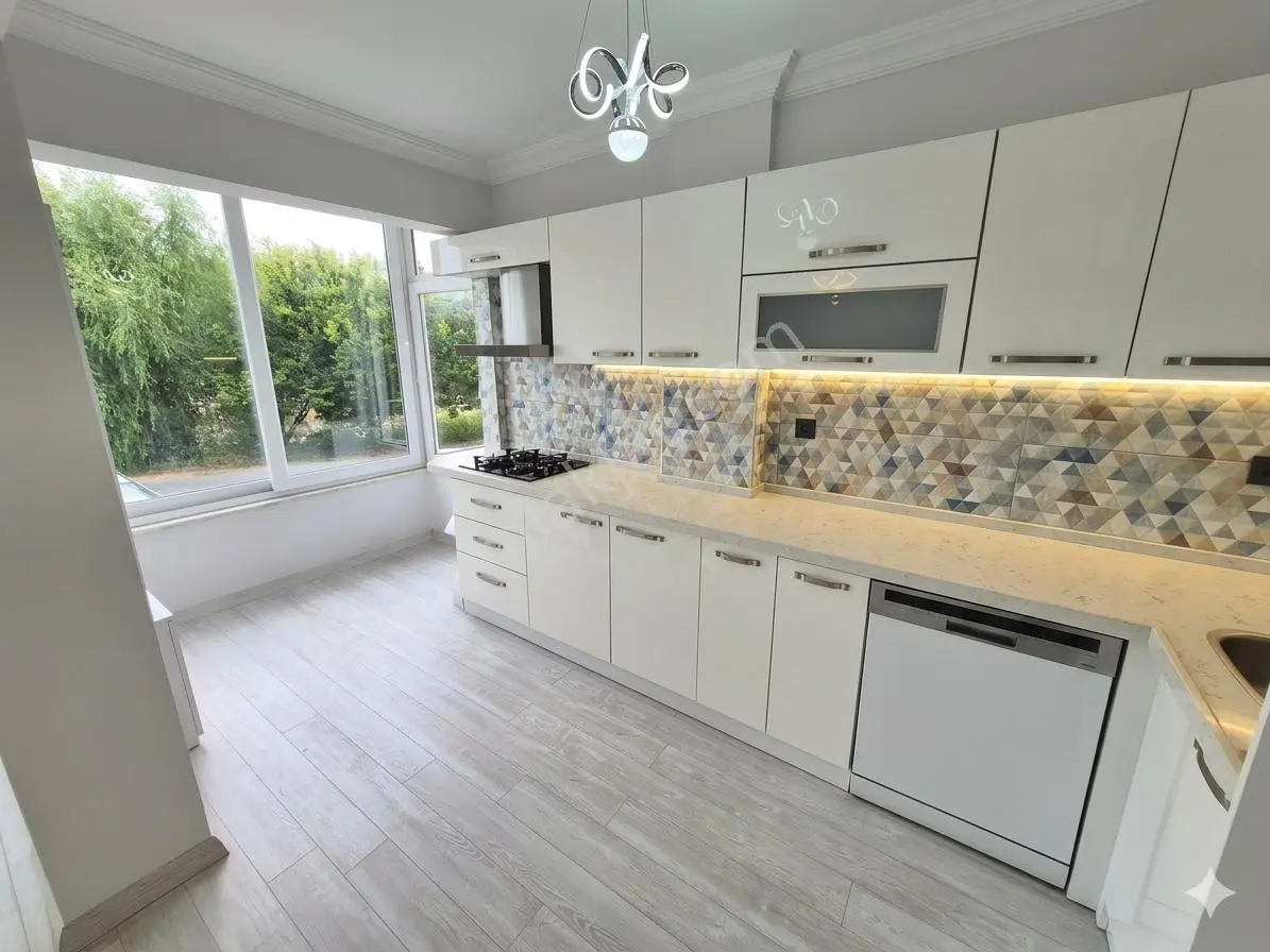 Aktif'ten Akçay Merkez'de Satılık Manzaralı Arakat Full Yapılı Ferah 2+1daire - Görsel 23
