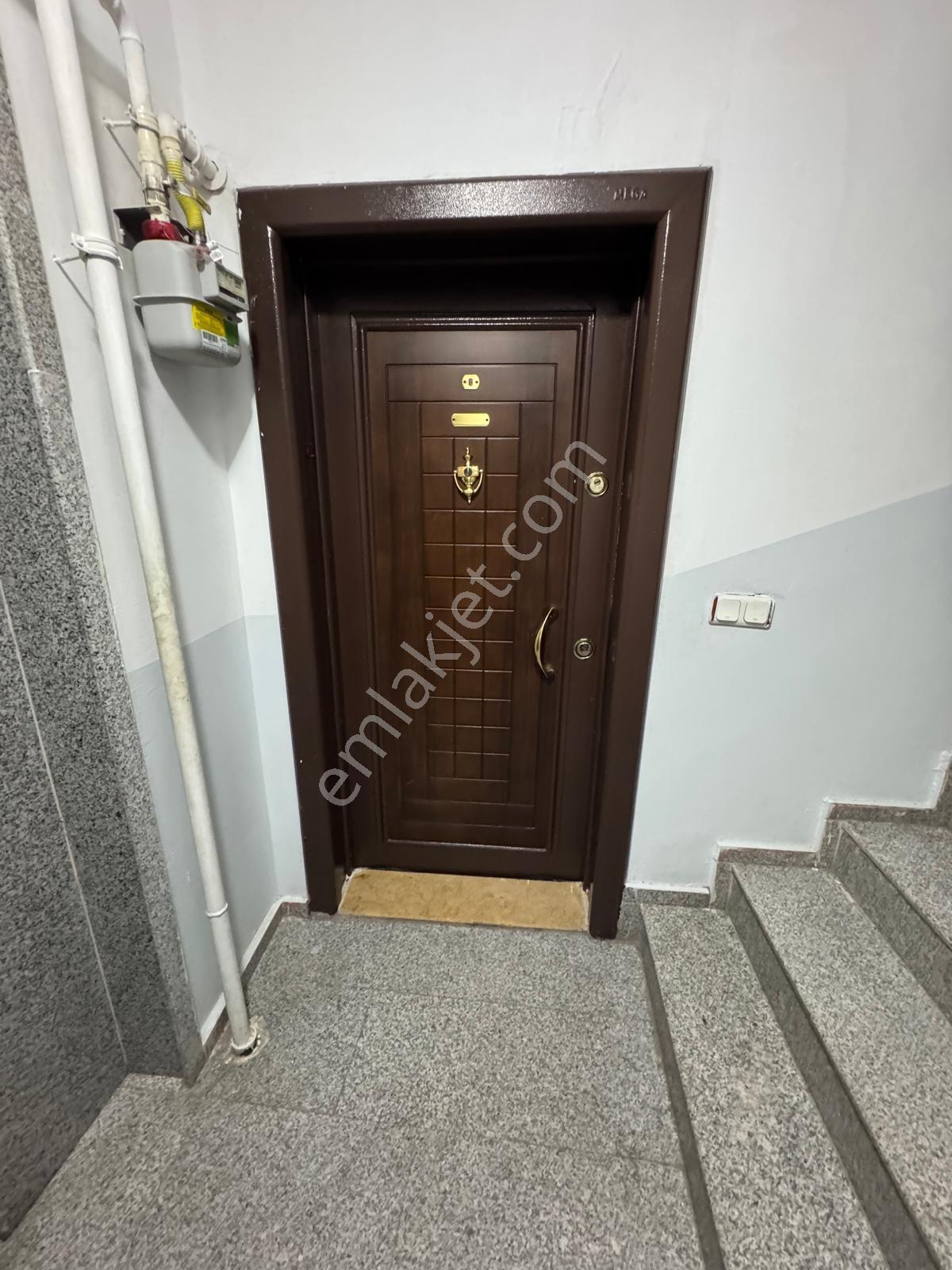 Çanakkale Merkez Esenler Barış Caddesi Üzeri Kiralık 3+1 - Görsel 2