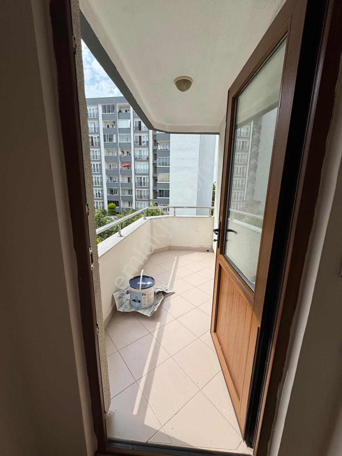 Çanakkale Merkez Esenler Barış Caddesi Üzeri Kiralık 3+1 - Görsel 14