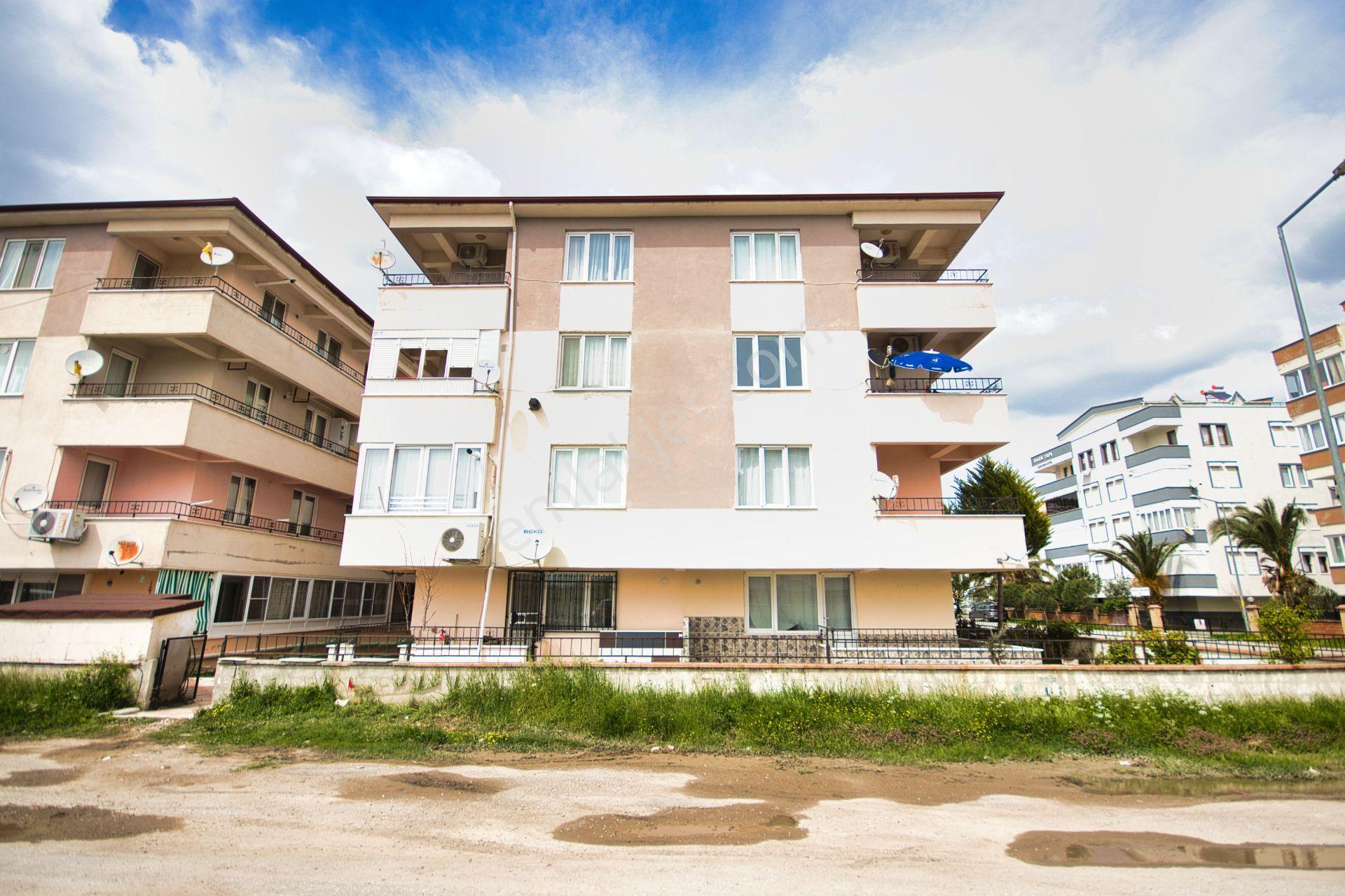 Aktif'ten Akçay'da Satılık Kupon Fiyata Arakat Ön Cephe Masrafsız 2+1 Daire