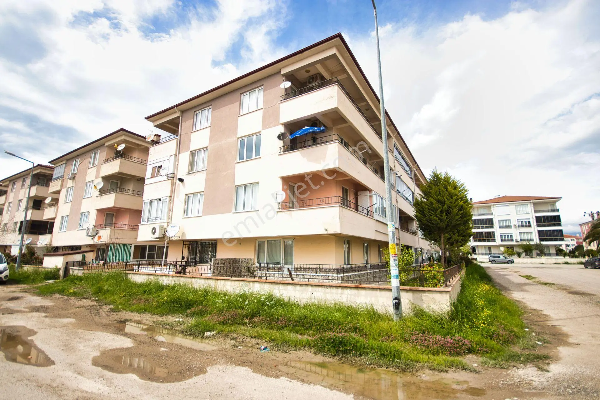 Aktif'ten Akçay'da Satılık Kupon Fiyata Arakat Ön Cephe Masrafsız 2+1 Daire - Görsel 22