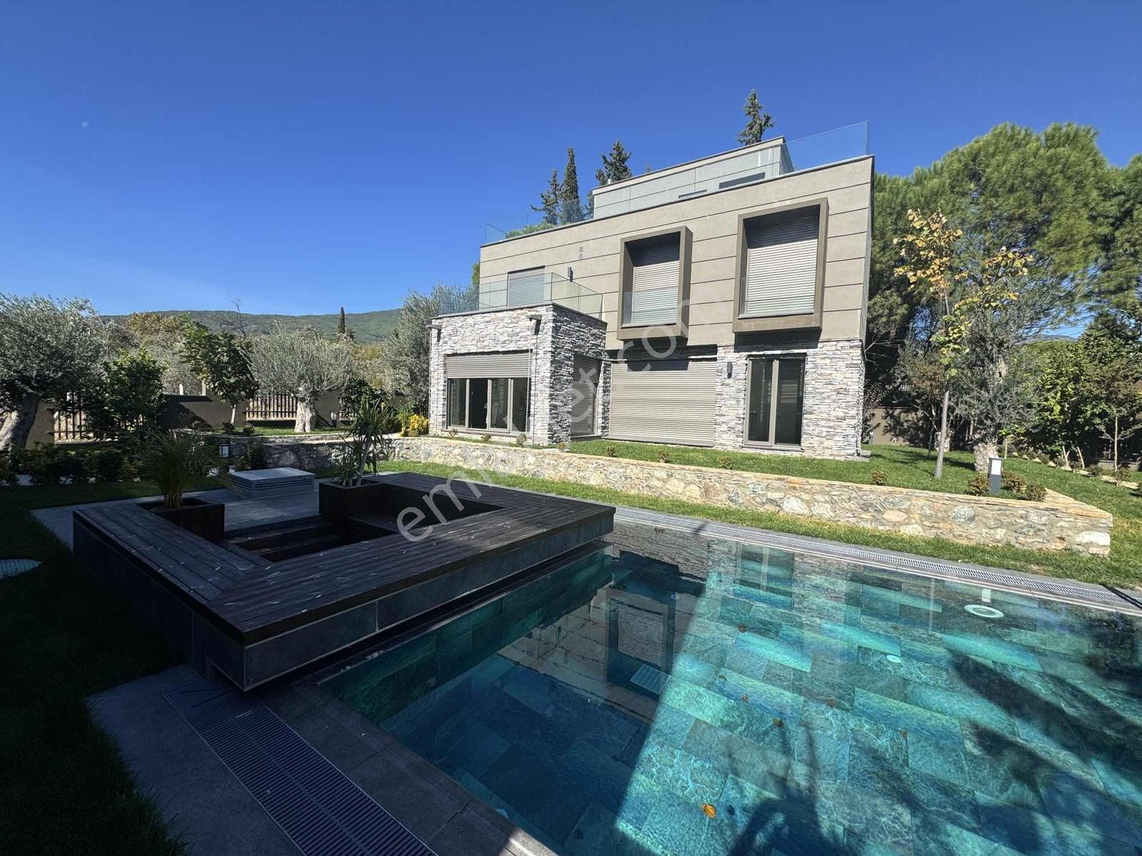 Avcı'dan Ateş Çukurlu Havuzlu Güvenlikli Müstakil Villa - Görsel 7