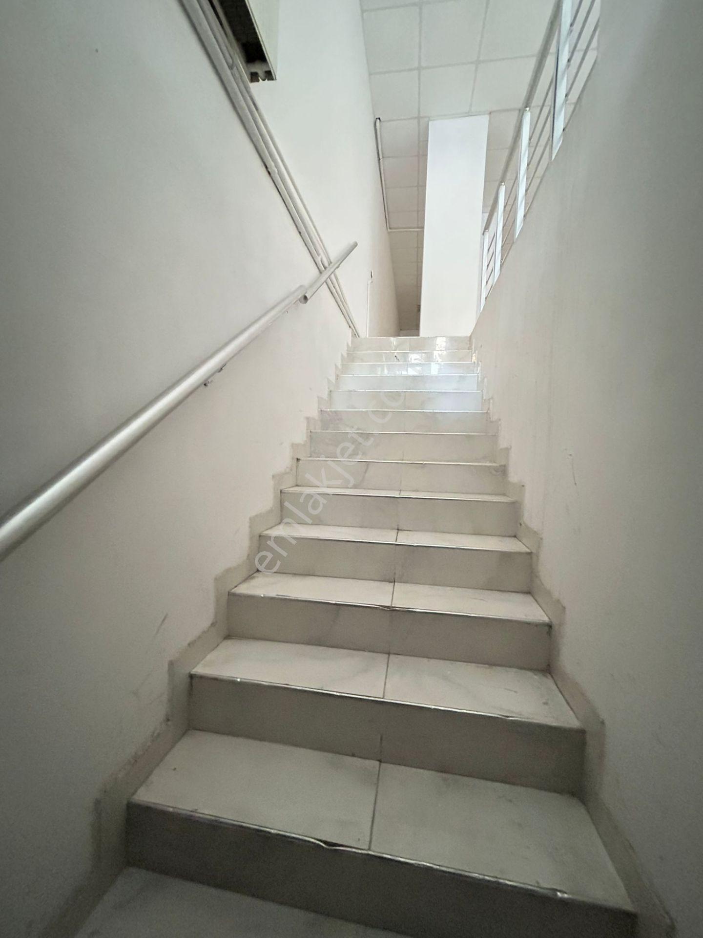 Taner'den Dikmen Caddesinde 160m2 Polis Evi Karşısı Kiracılı Yatırımcıya Uygun - Görsel 11