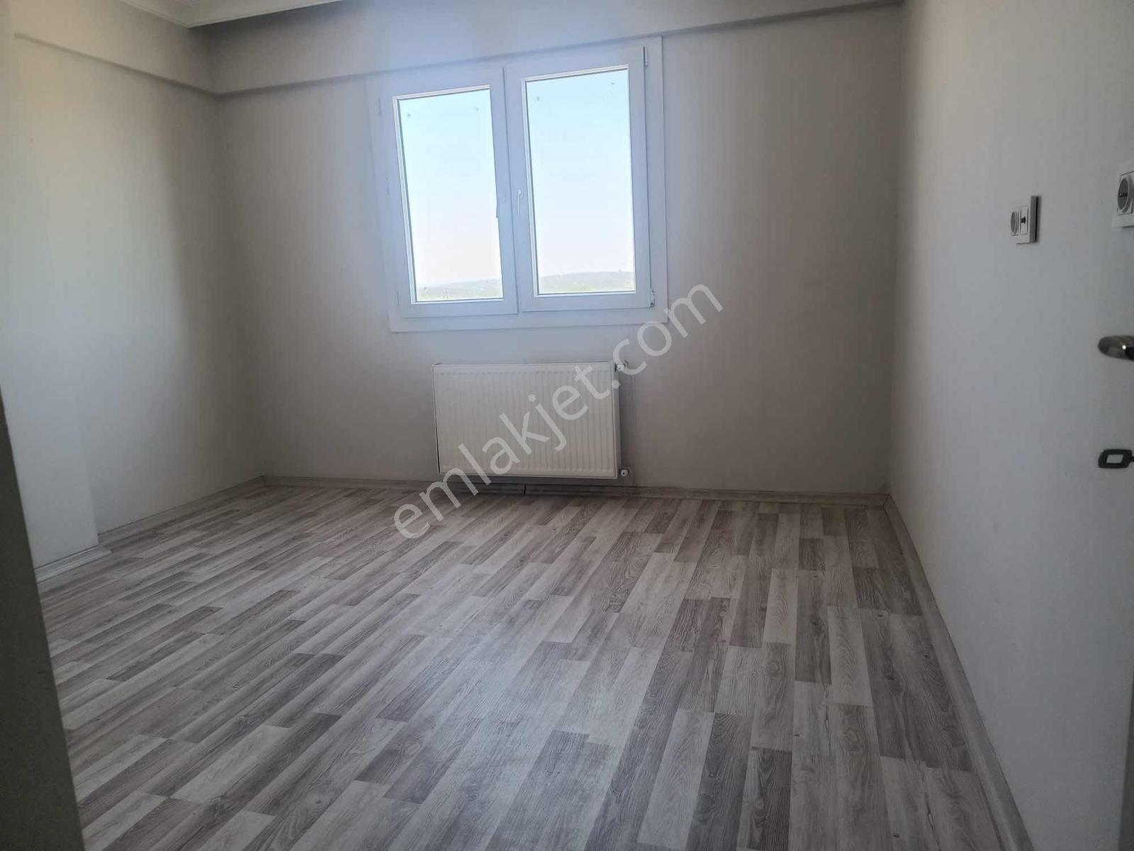 Buket Emlaktan Pancarda Satılık 2+1 Daire Ara Kat Ön Cephe - Görsel 4