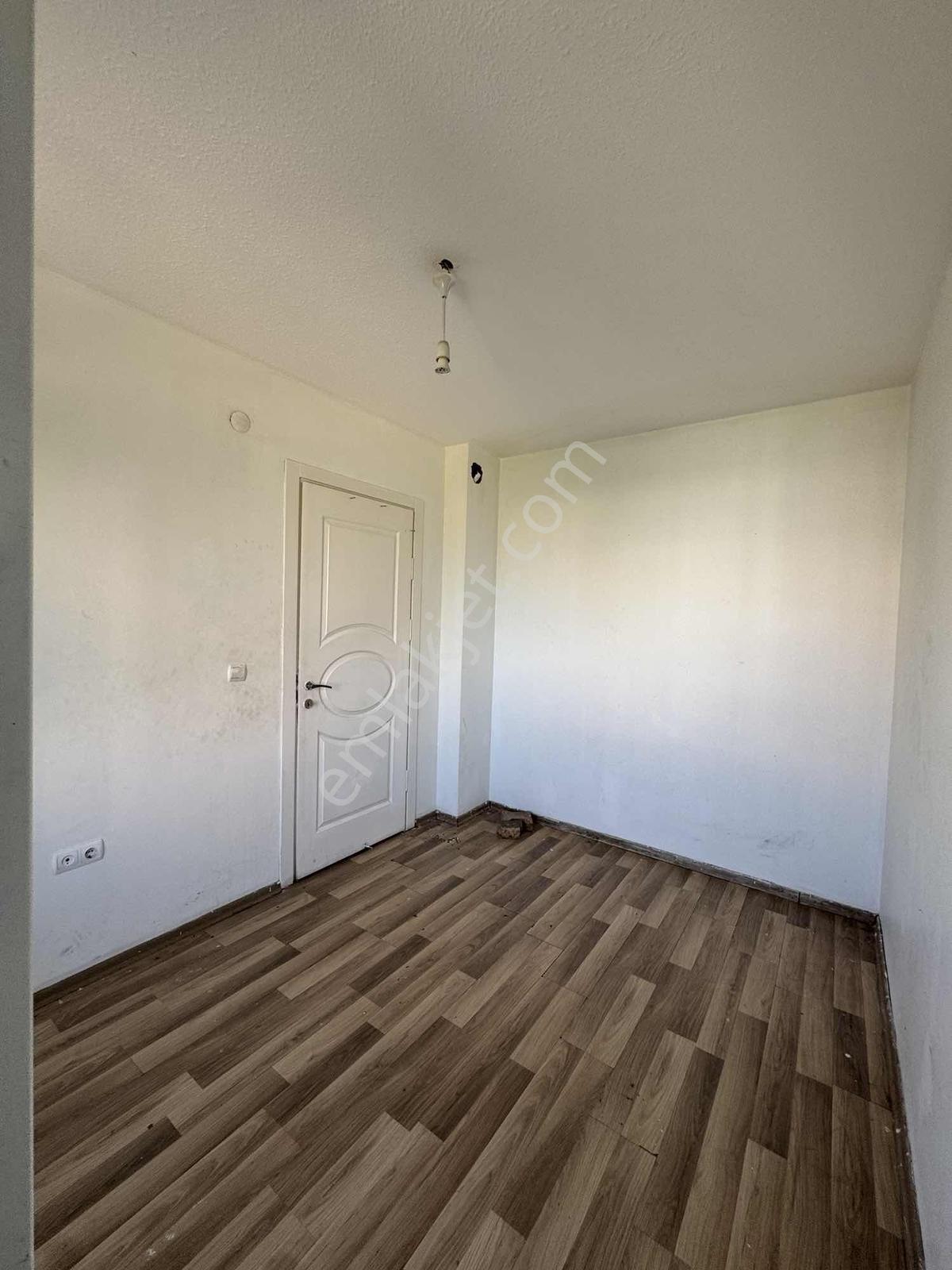 Beykent 2.etap'da 1+1 Yapılı Satılık Ara Kat Daire - Görsel 4