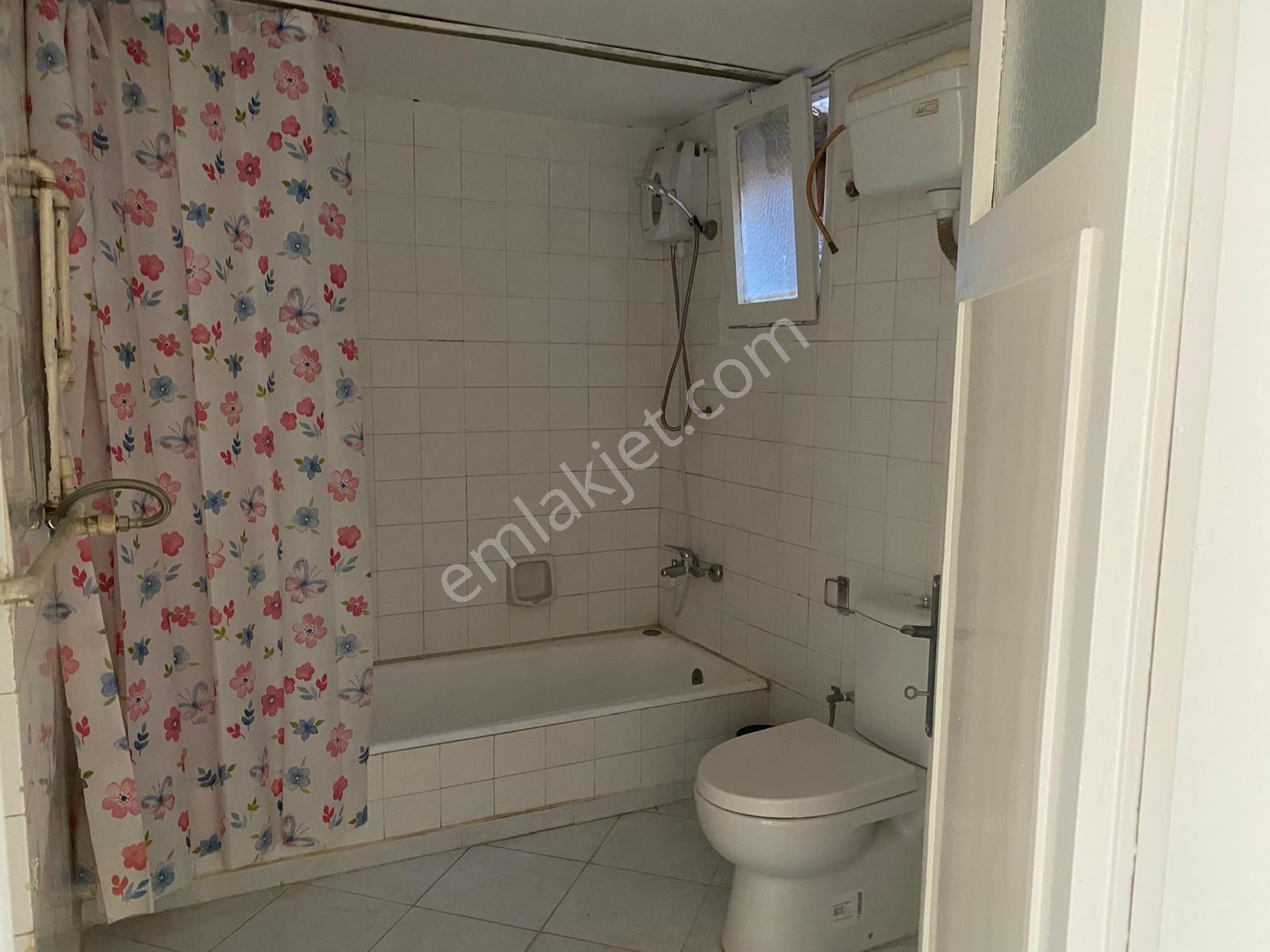 Karşıyaka Çarşı'ya Çok Yakın Çift Cepheli 3+1 Son Kat Kiralık Daire - Görsel 8