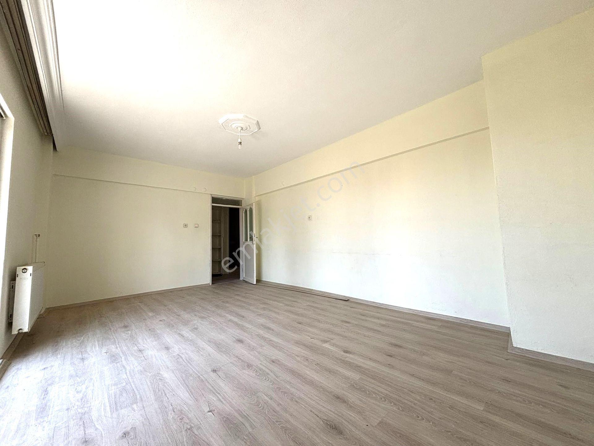 Karaman Mahallesi’nde Kaçırılmayacak Fırsat! 145 M² Geniş 3+1 Asansörlü 2 Balkonlu Daire !!!