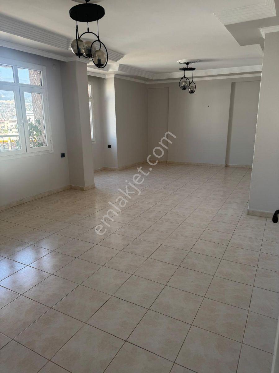 İskenderun Pac Meydanı Çarşı İçi Kiralık 3+1 Daire - Görsel 13