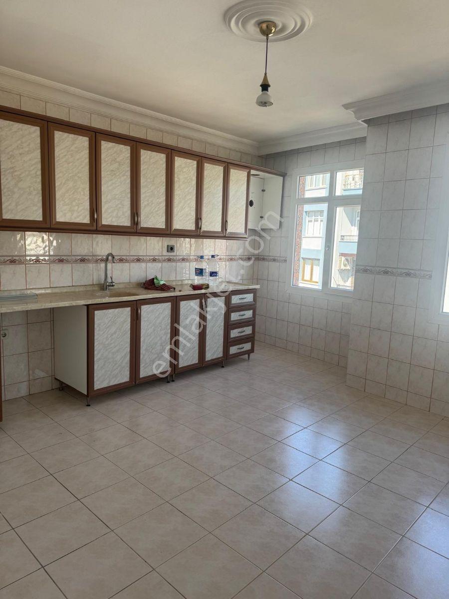İskenderun Pac Meydanı Çarşı İçi Kiralık 3+1 Daire - Görsel 11