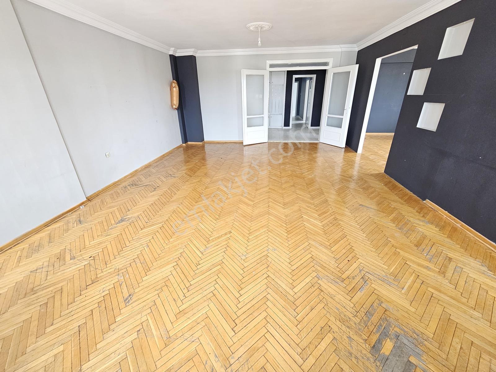 Değirmiçem'de Merkezi Konumda Kiralık 3+1 Bakımlı Daire - Görsel 12