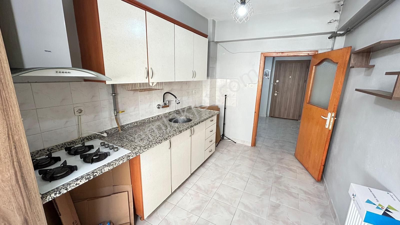 Ayşekadın Balta Otel Yakını Temiz ,bakımlı 2+1 Satılık Daire - Görsel 8
