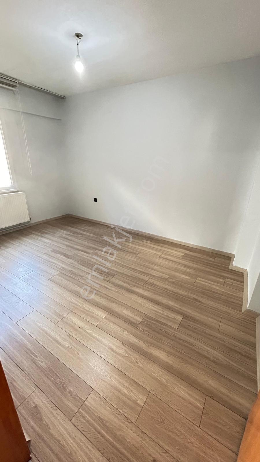 Ayşekadın Balta Otel Yakını Temiz ,bakımlı 2+1 Satılık Daire - Görsel 2